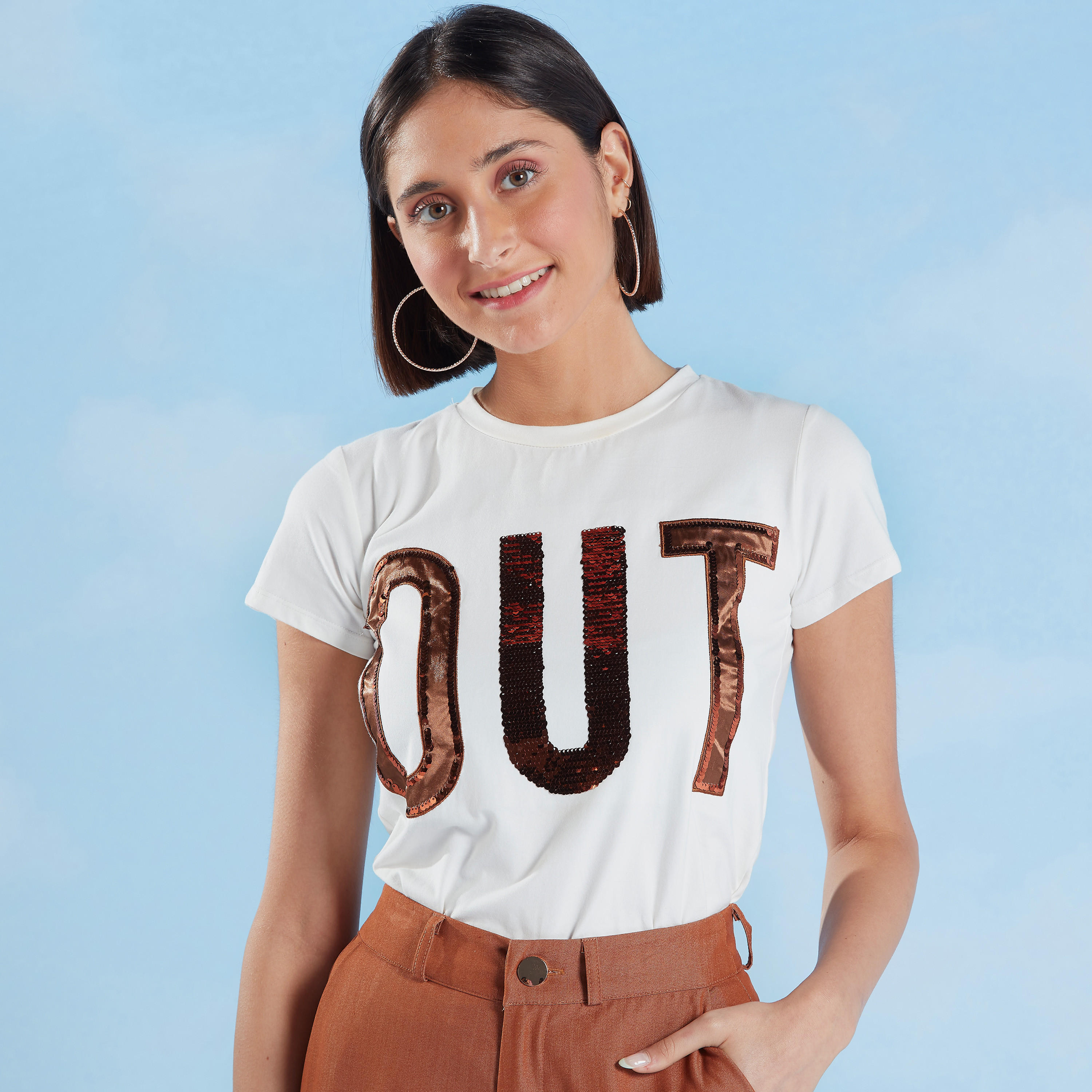 تيشيرت بياقة مستديرة وأكمام كاب وتفاصيل ترتر-women-clothing-tshirts-image-1