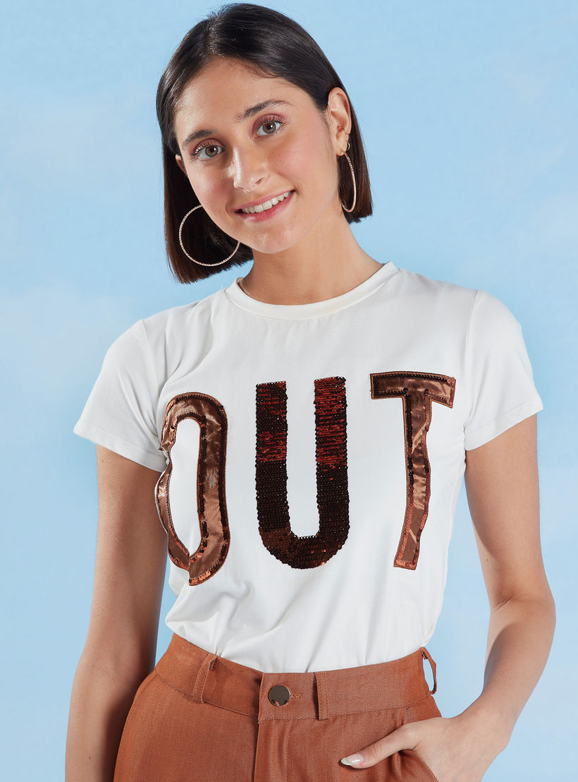 تيشيرت بياقة مستديرة وأكمام كاب وتفاصيل ترتر-women-clothing-tshirts-image-1