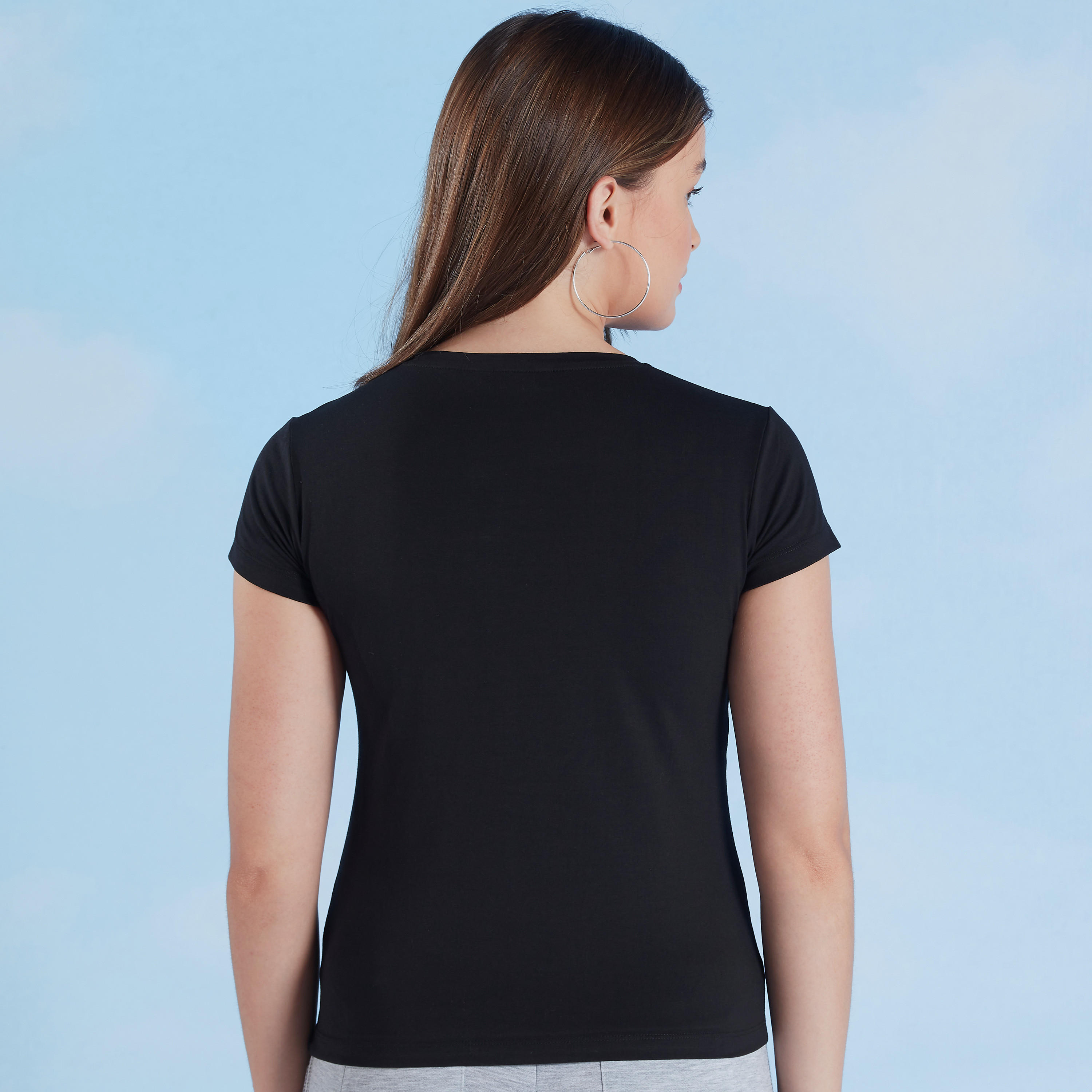 تيشيرت بياقة مستديرة وأكمام كاب وتفاصيل ترتر-women-clothing-tshirts-image-4