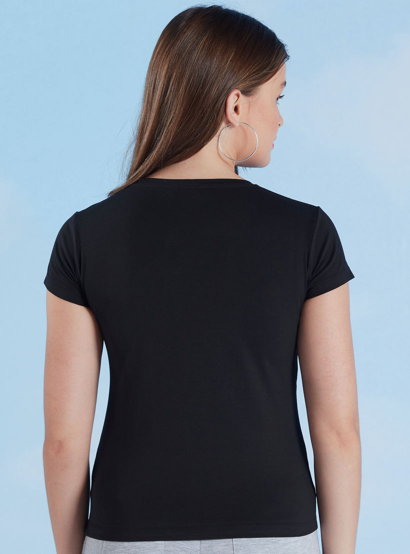تيشيرت بياقة مستديرة وأكمام كاب وتفاصيل ترتر-women-clothing-tshirts-image-4