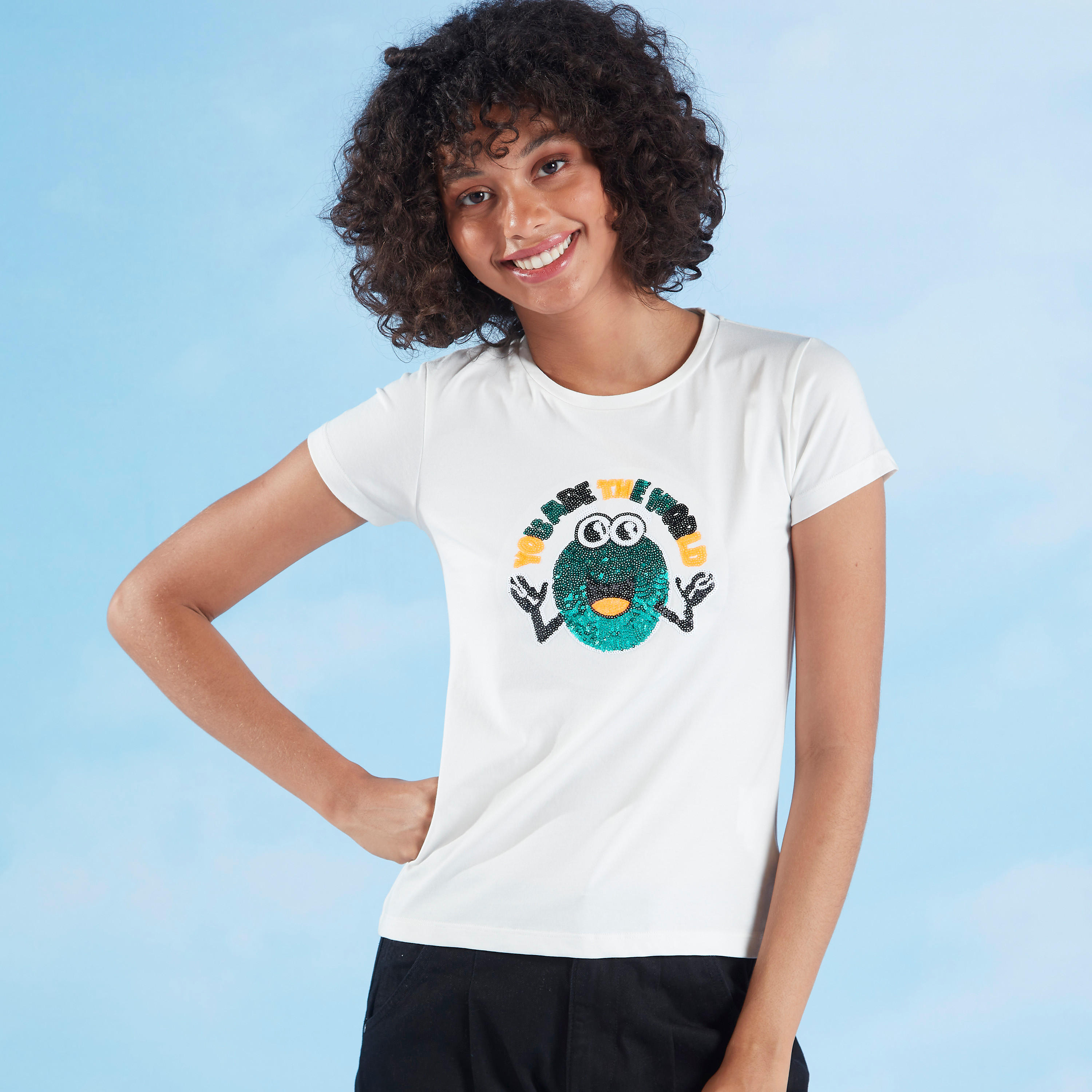 تيشيرت بياقة ضيّقة وأكمام قصيرة وتفاصيل ترتر-women-clothing-tshirts-image-1