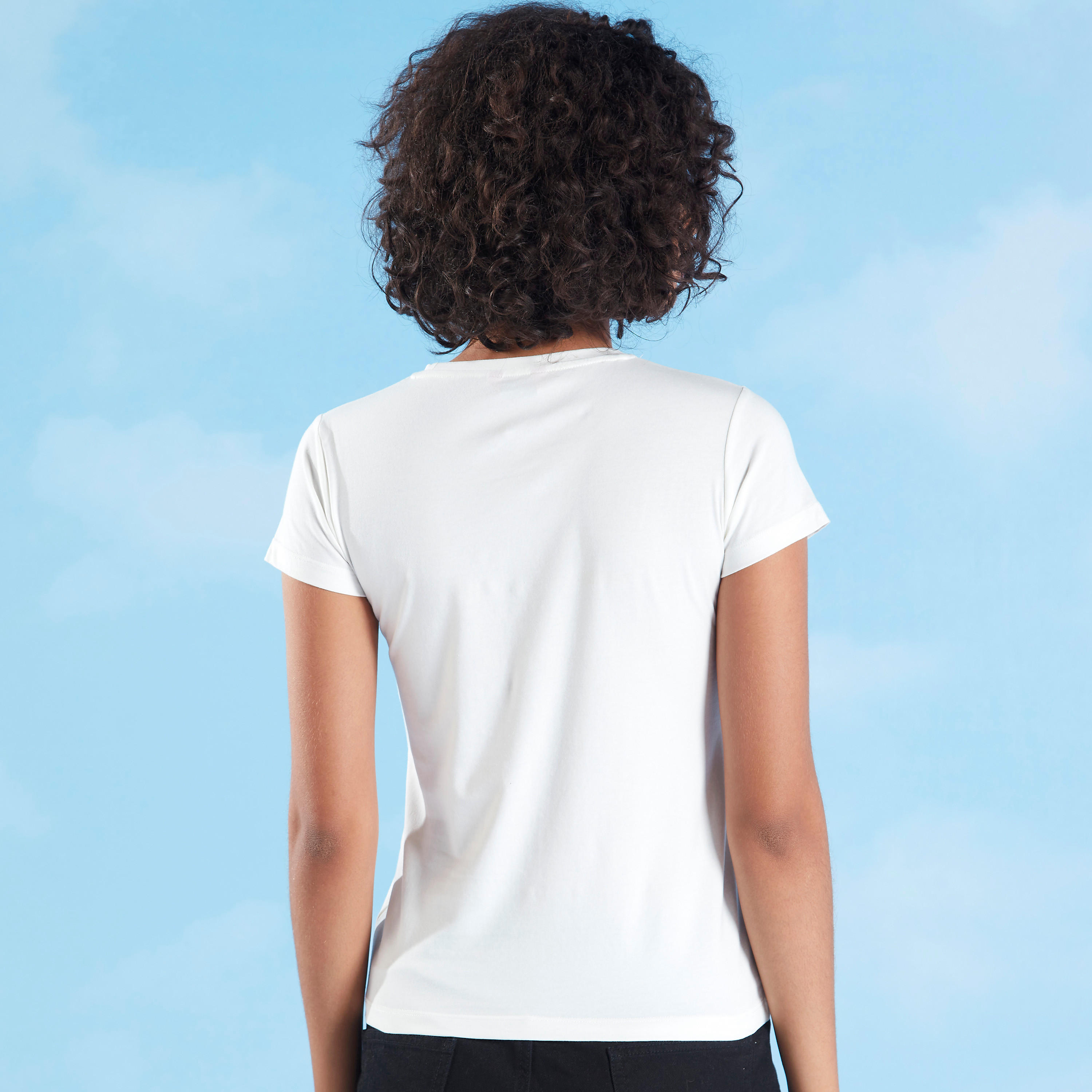 تيشيرت بياقة ضيّقة وأكمام قصيرة وتفاصيل ترتر-women-clothing-tshirts-image-4