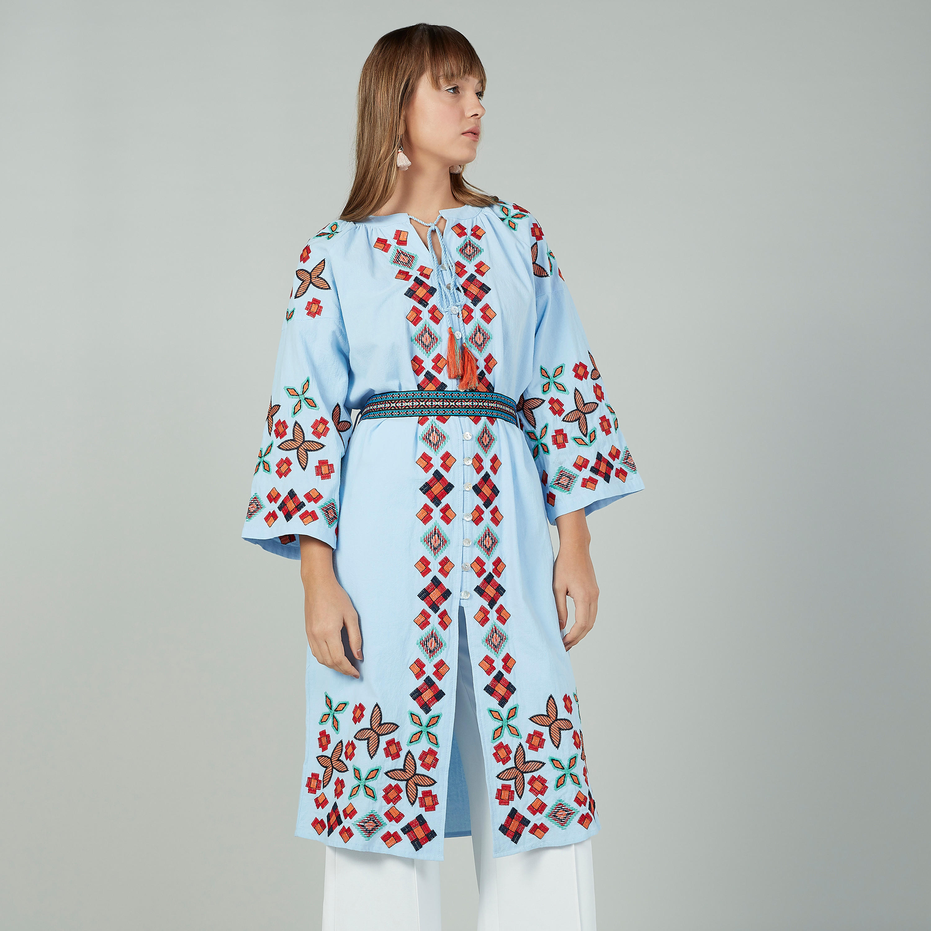 بلوزة تونيك مطرّزة بأكمام طويلة وأربطة-women-clothing-dresses-image-4