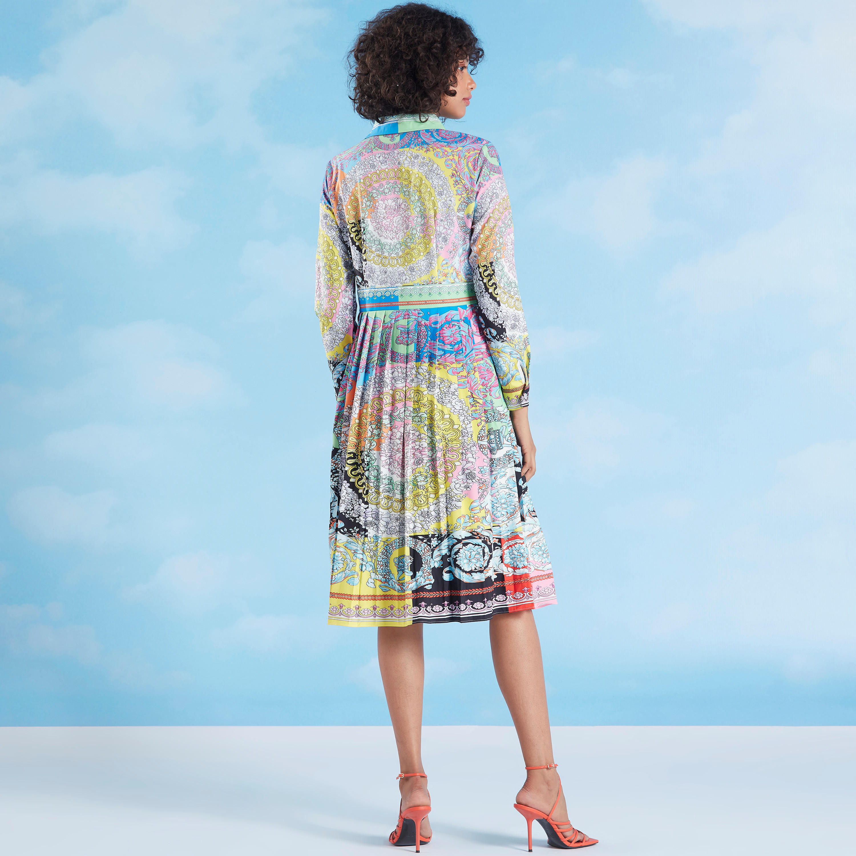 فستان متوسط الطول بقصة إيه لاين وأكمام طويلة وياقة عادية وطبعات-women-clothing-dresses-image-4