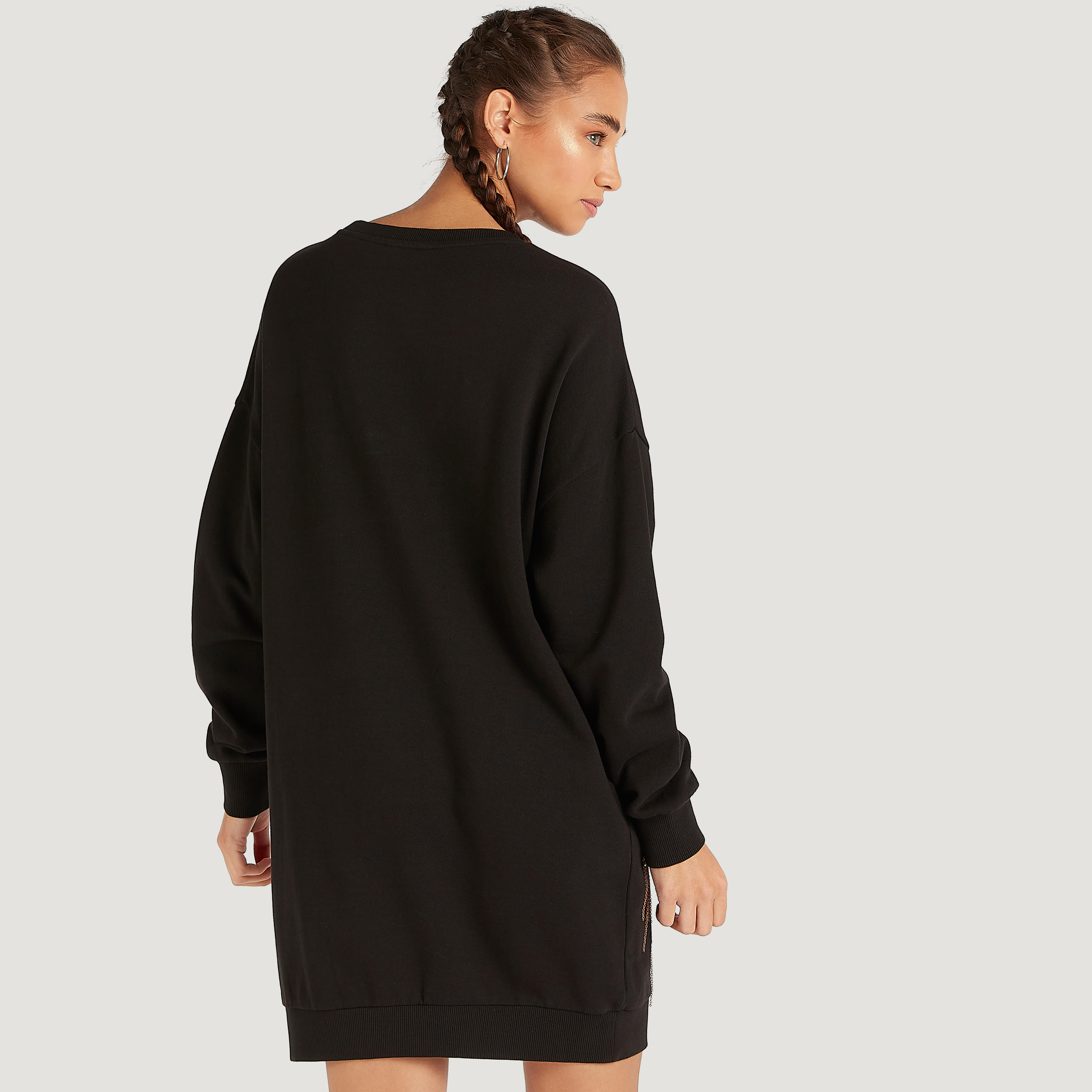 فستان تيشيرت قصير بياقة مستديرة مزيّن بأكمام طويلة من تو إكستريمز-women-clothing-dresses-image-4