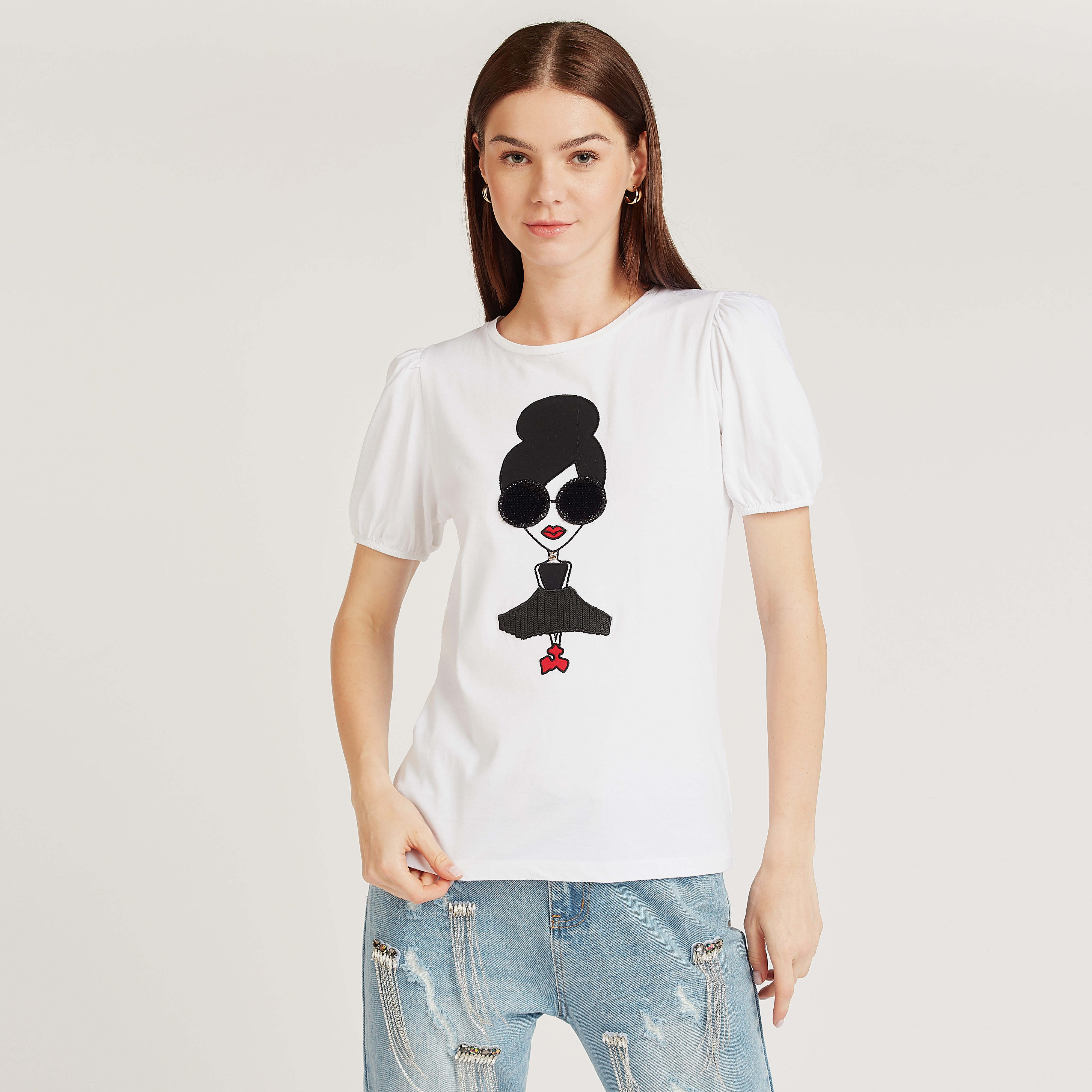 تيشيرت بياقة ضيّقة وأكمام قصيرة وتزيينات-women-clothing-tshirts-image-1