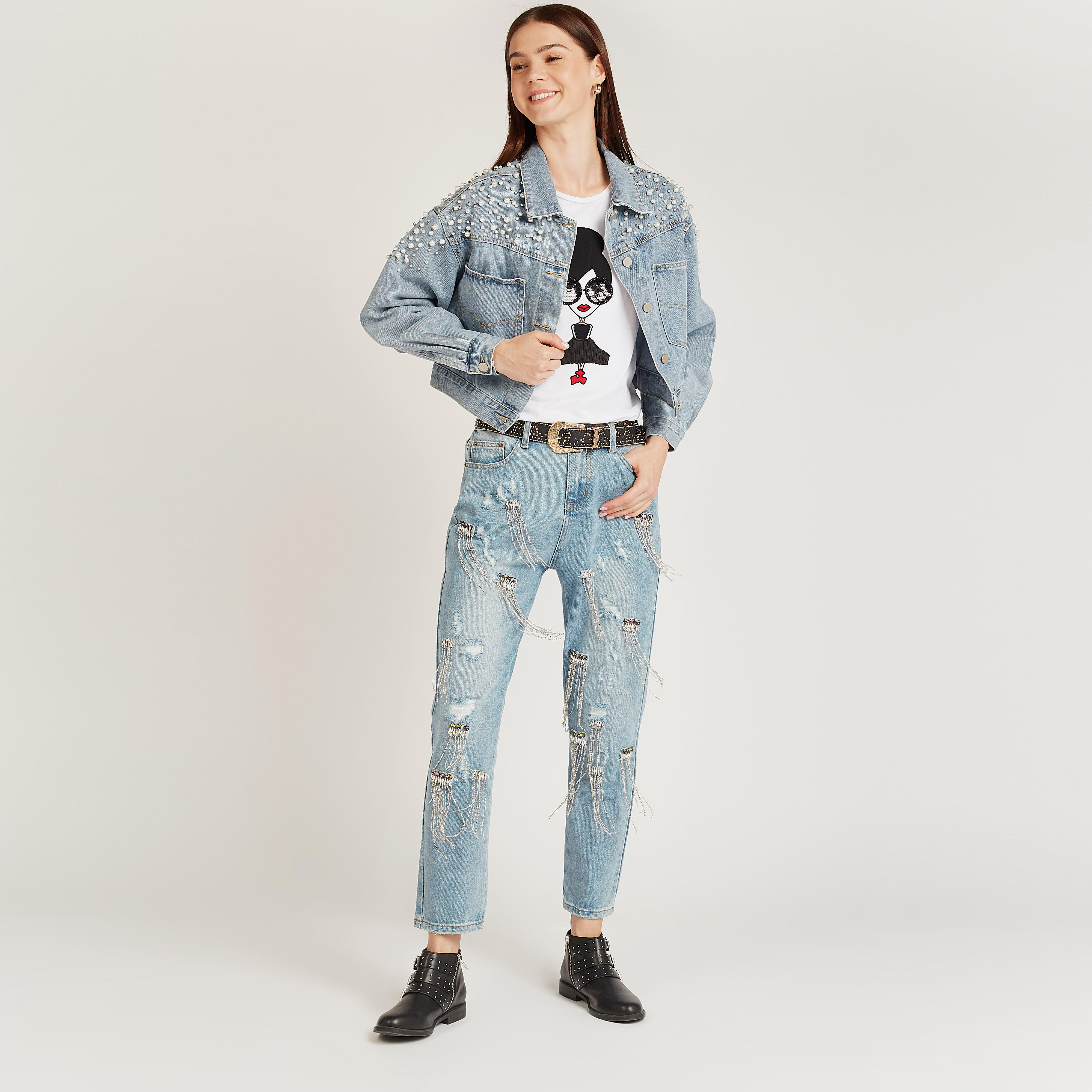 تيشيرت بياقة ضيّقة وأكمام قصيرة وتزيينات-women-clothing-tshirts-image-2