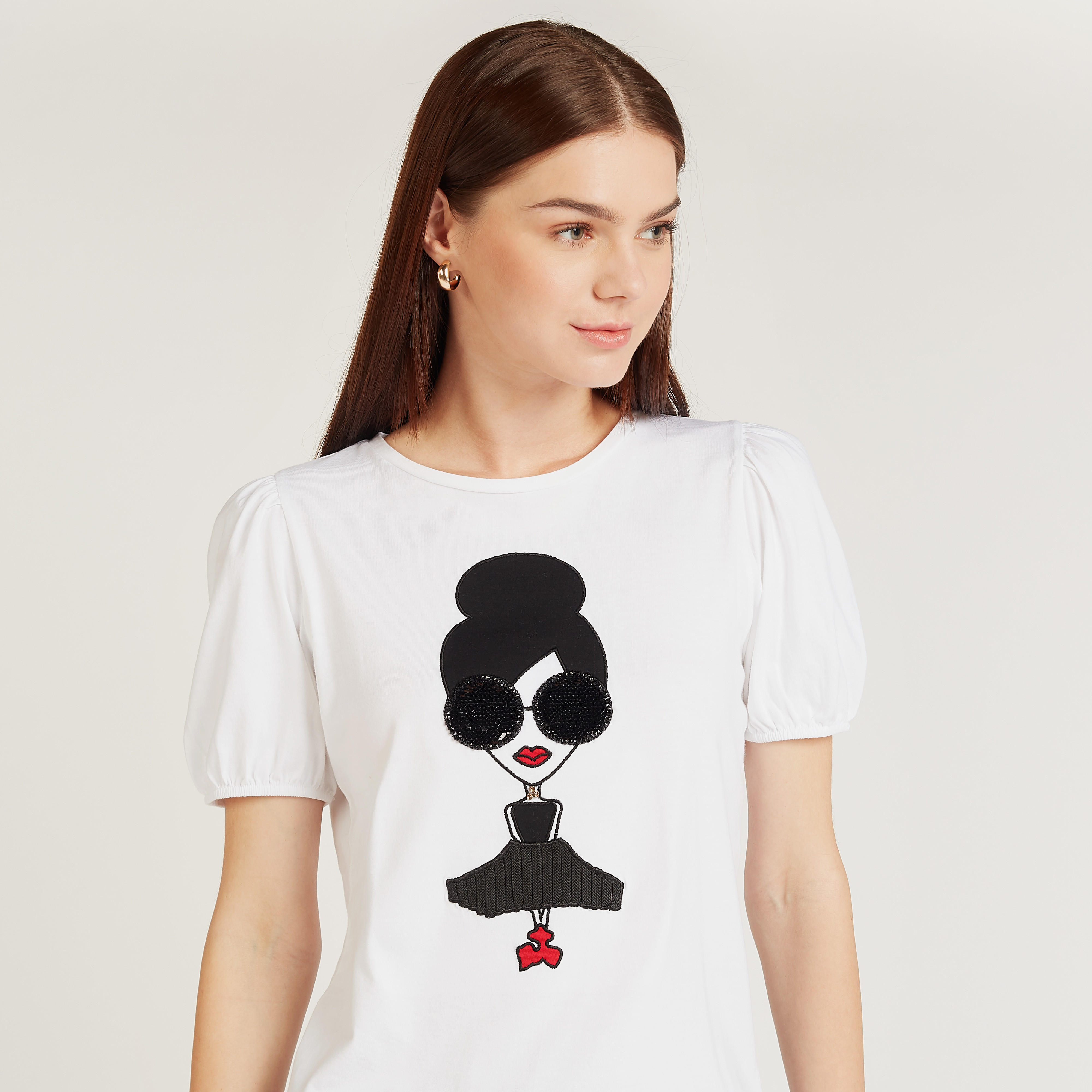 تيشيرت بياقة ضيّقة وأكمام قصيرة وتزيينات-women-clothing-tshirts-image-3