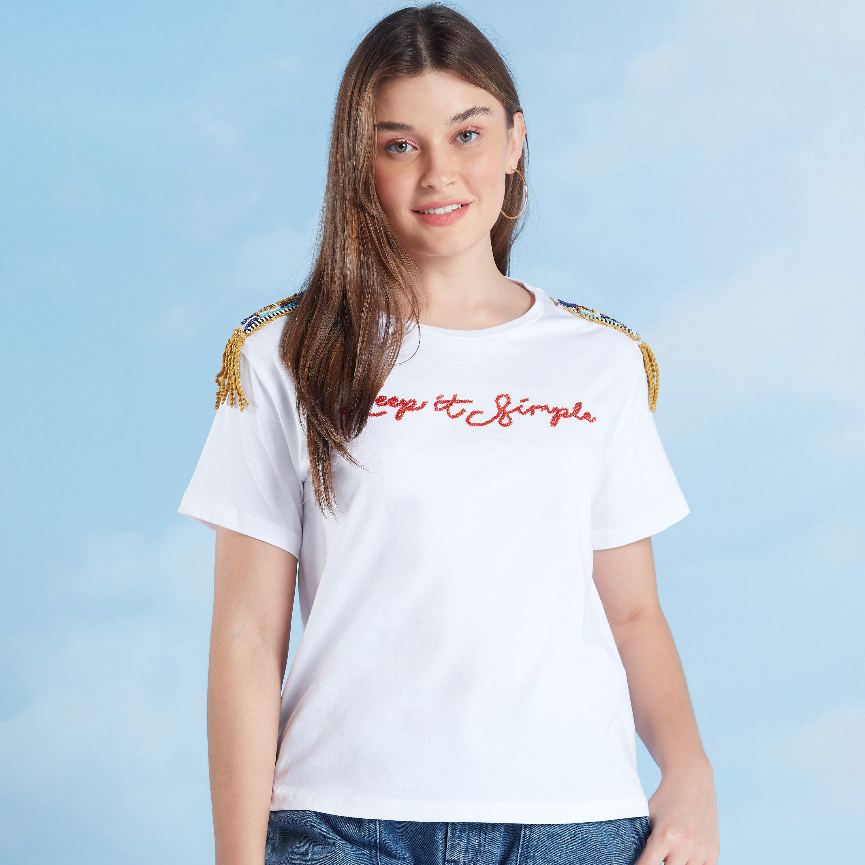 تيشيرت مزيّن بياقة مستديرة وأكمام قصيرة-women-clothing-tshirts-image-1
