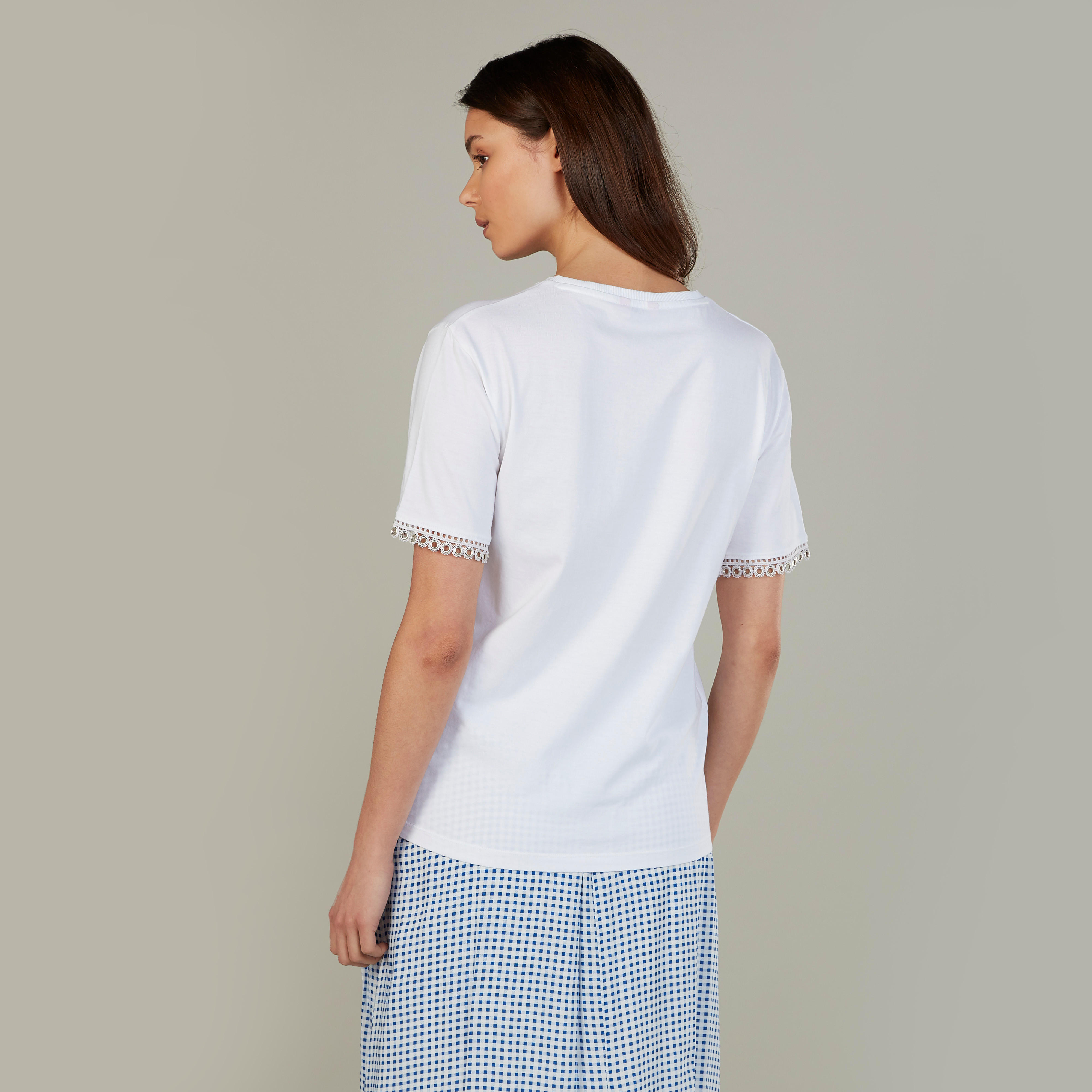 تيشيرت سادة بأكمام قصيرة وتزيينات-women-clothing-tshirts-image-4