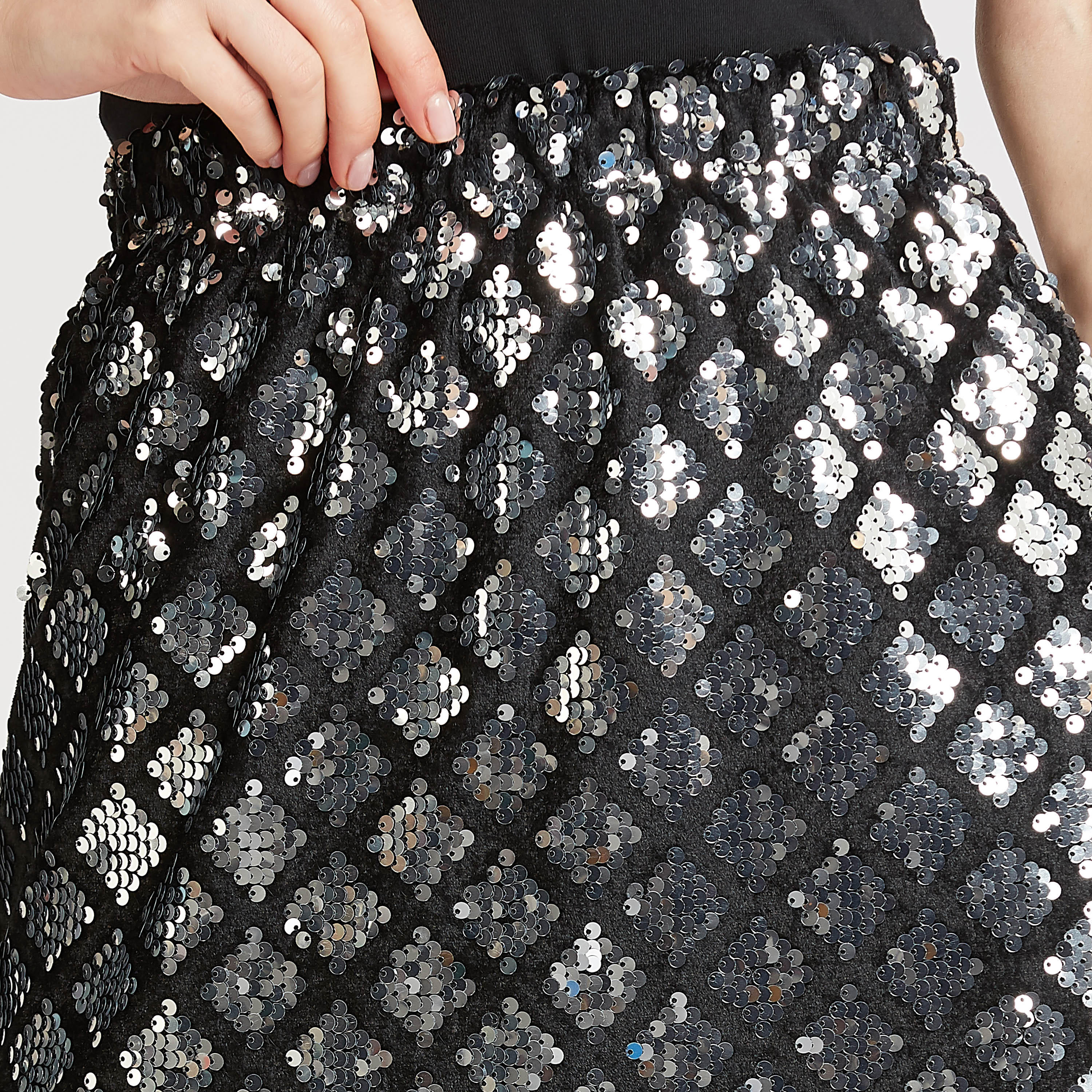 تنورة ميدي ايه لاين بخصر مطاطي وتفاصيل ترتر-women-clothing-bottoms-skirts-image-3