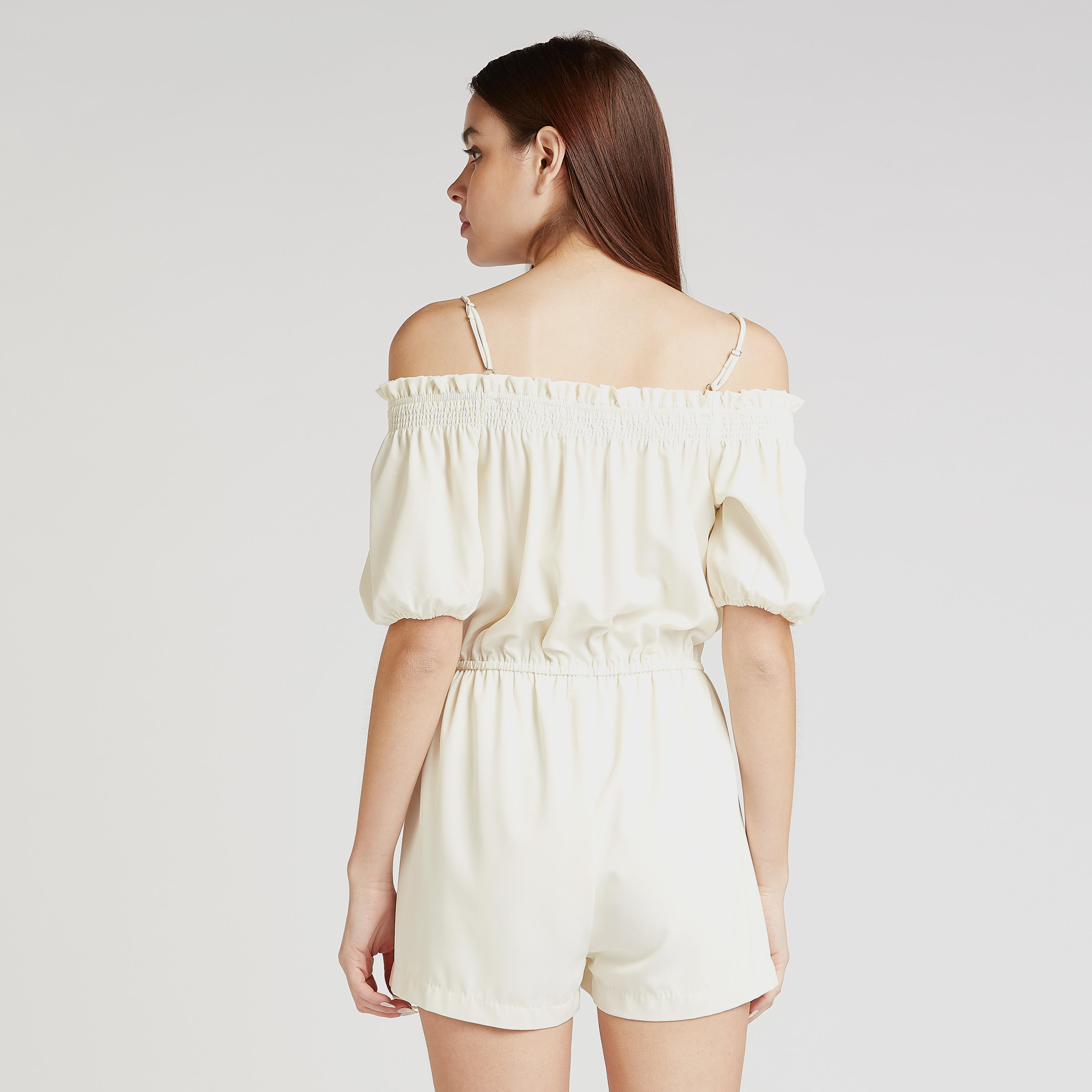 جمبسوت قصير مطرّز بتفاصيل كشكشة وحمّالات رفيعة-women-clothing-jumpsuits-image-4