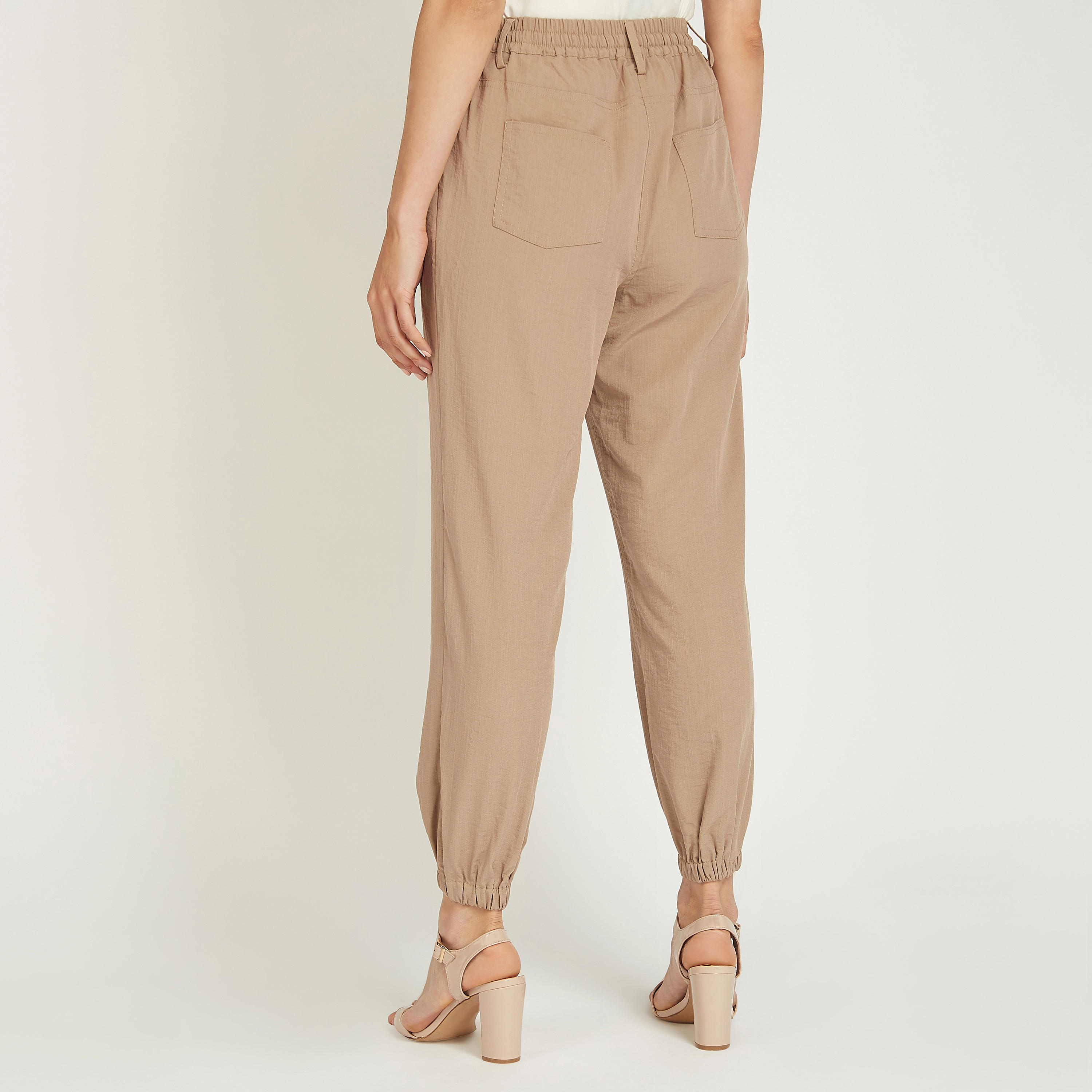 بنطلون سادة بخصر متوسط الارتفاع ورباط وجيوب-women-clothing-bottoms-trousers-image-1