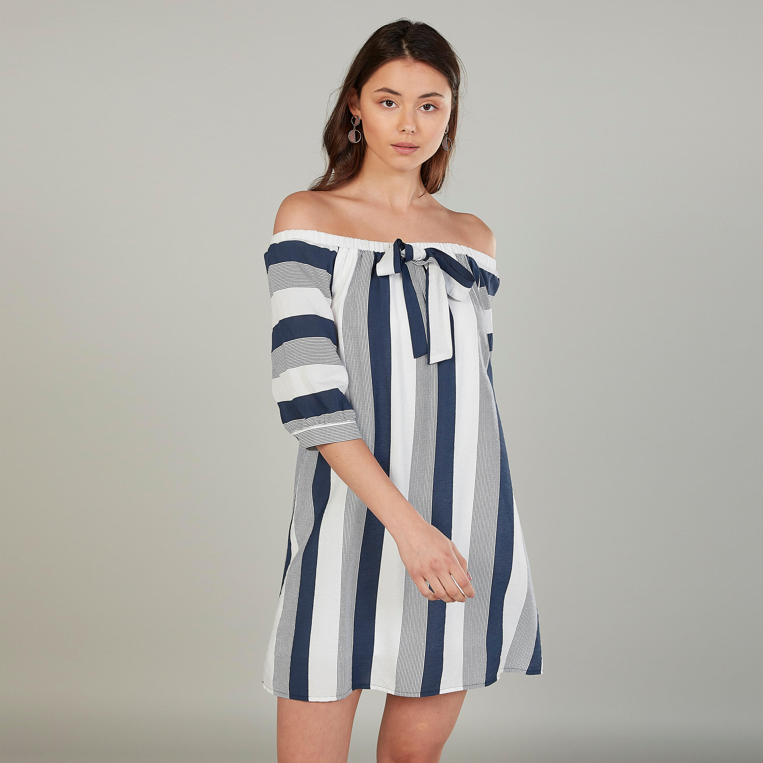 فستان ميدي مخطّط مكشوف الأكتاف بأربطة-women-clothing-dresses-image-1