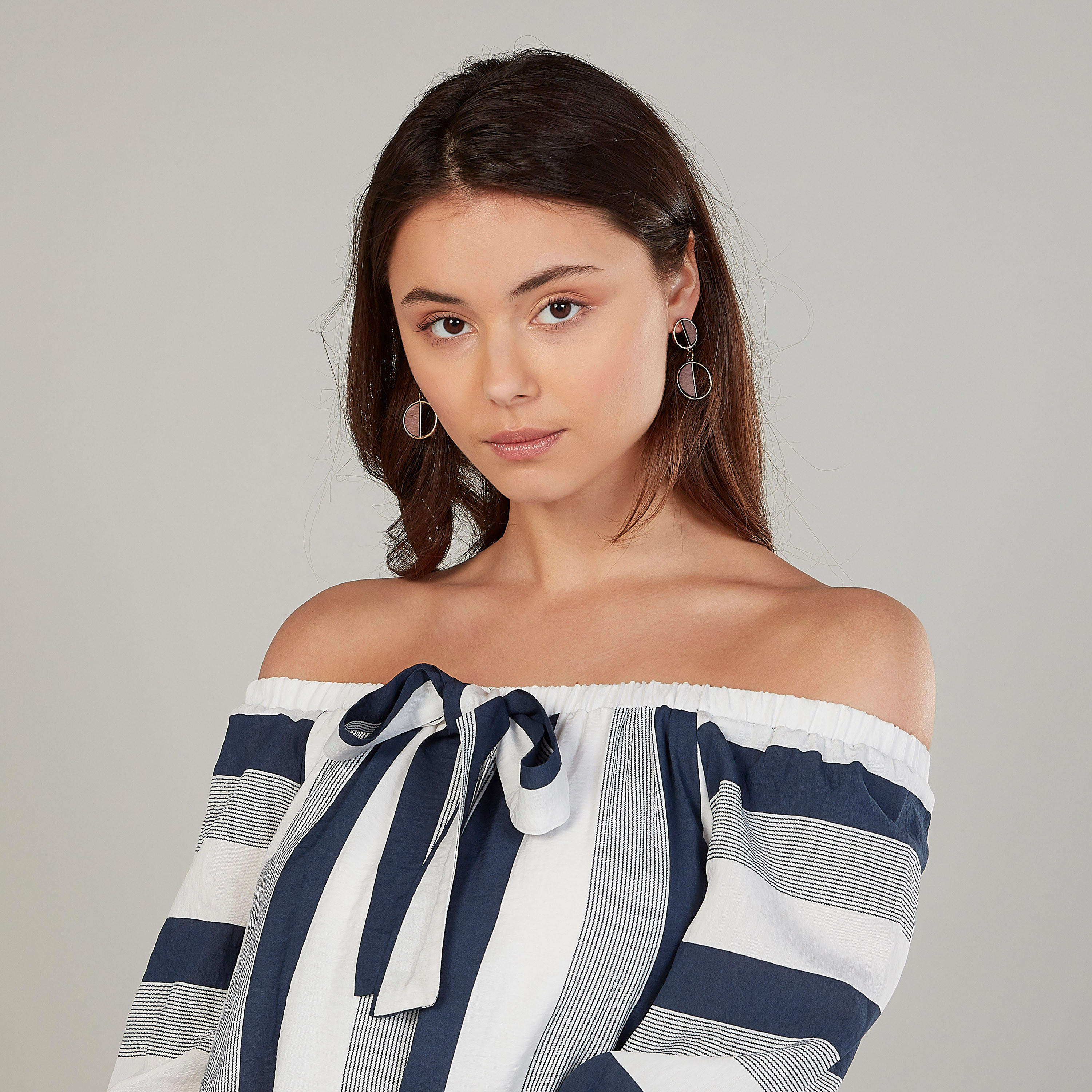 فستان ميدي مخطّط مكشوف الأكتاف بأربطة-women-clothing-dresses-image-3