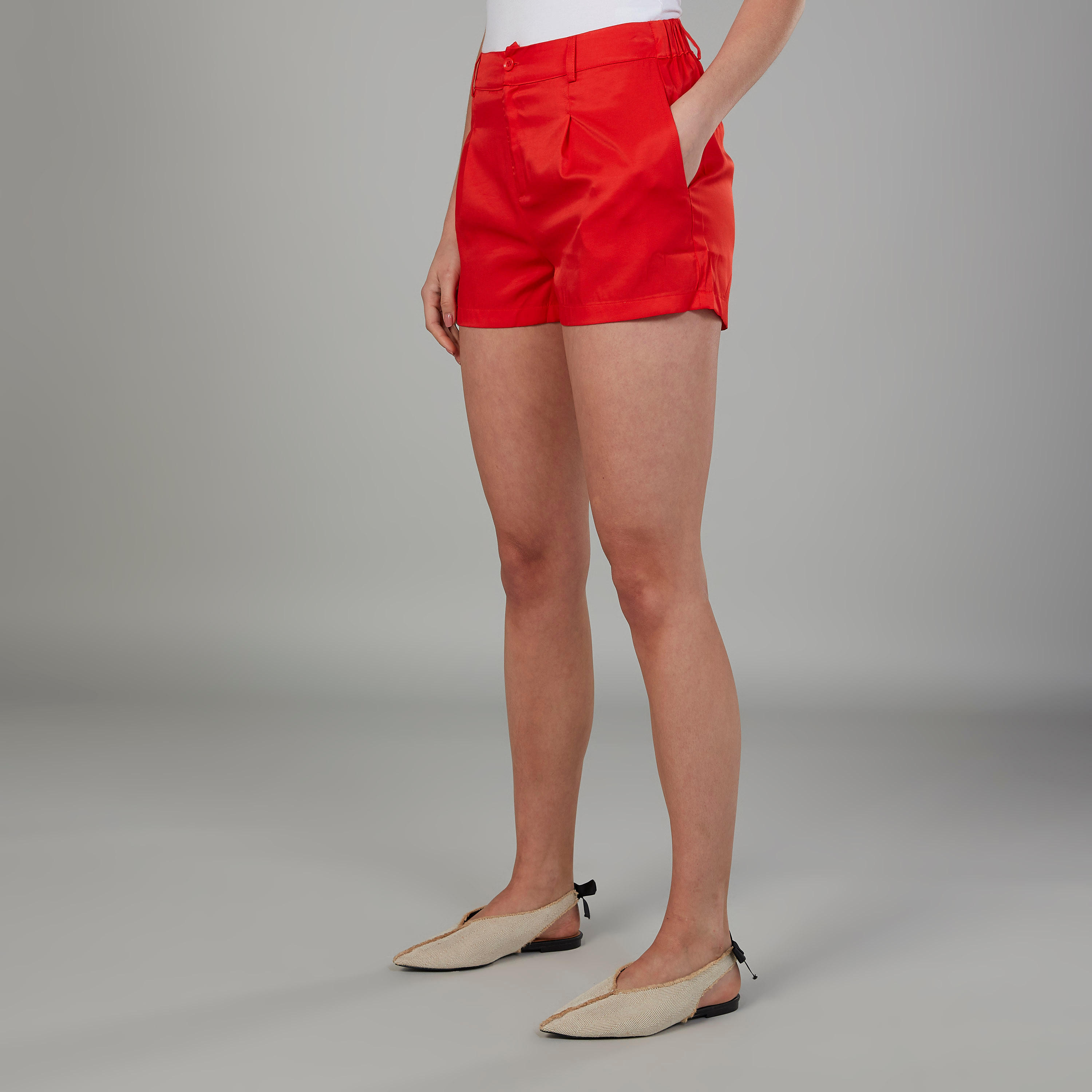 بنطلون سادة بخصر متوسّط الارتفاع بتفاصيل جيوب وعراوي-women-clothing-bottoms-shorts-image-1