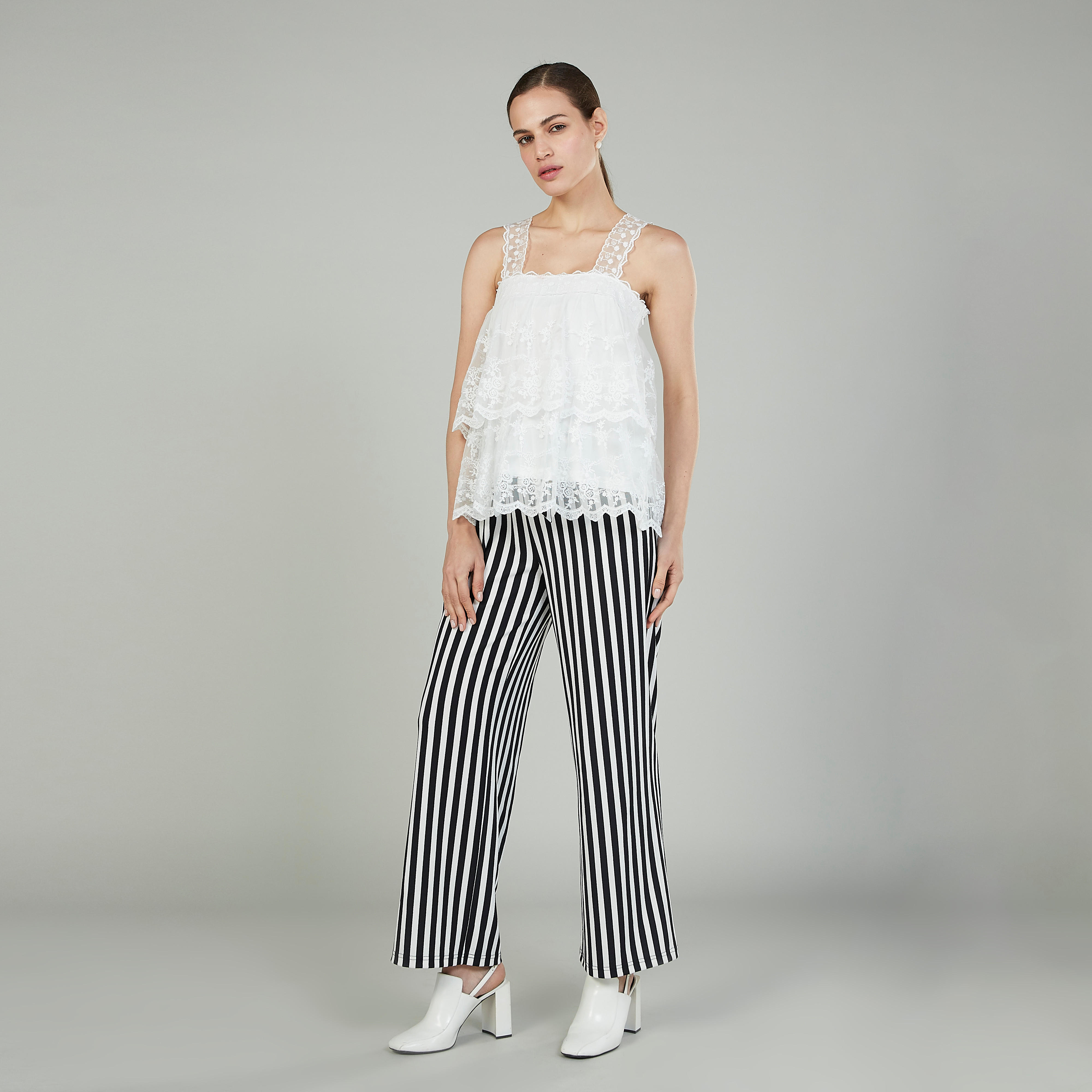 بلوزة دانتيل بأحزمة وتفاصيل كشكش-women-clothing-shirtsandblouses-blouses-image-2