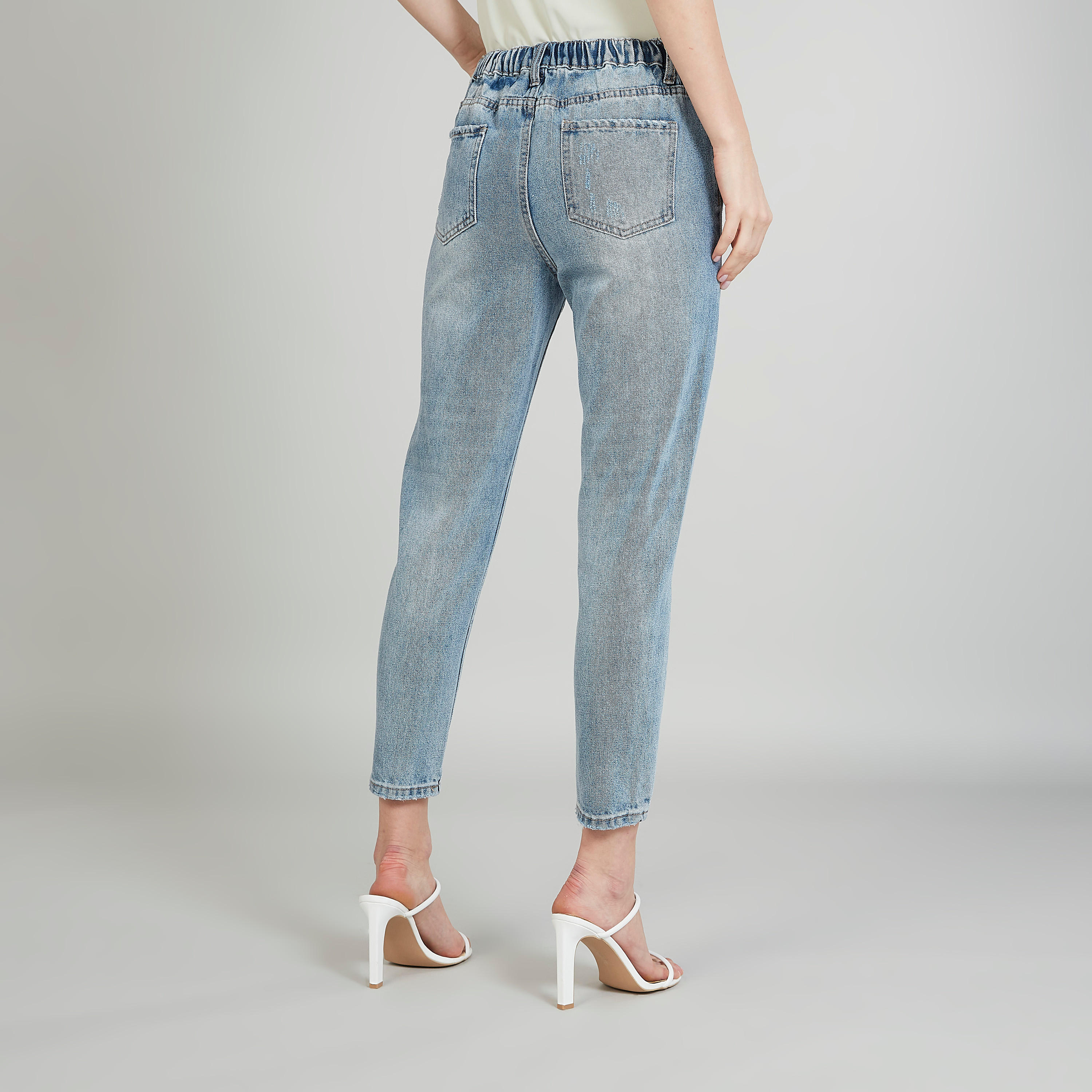 بنطلون سادة بخصر متوسّط الارتفاع بتفاصيل جيوب وعراوي-women-clothing-bottoms-jeans-image-4