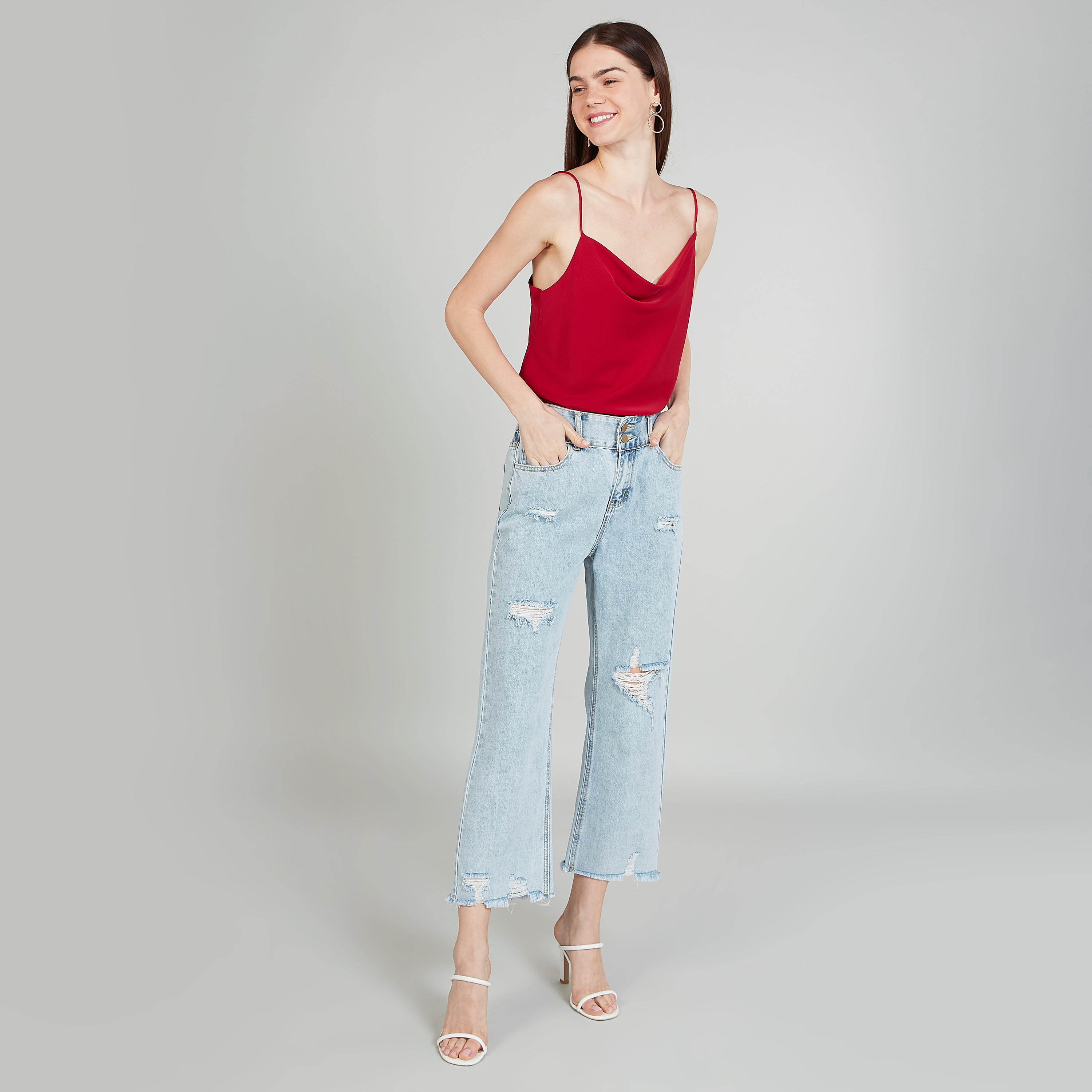 بنطلون جينز ممزّق بخصر متوسّط الإرتفاع وتفاصيل جيوب-women-clothing-bottoms-jeans-image-2