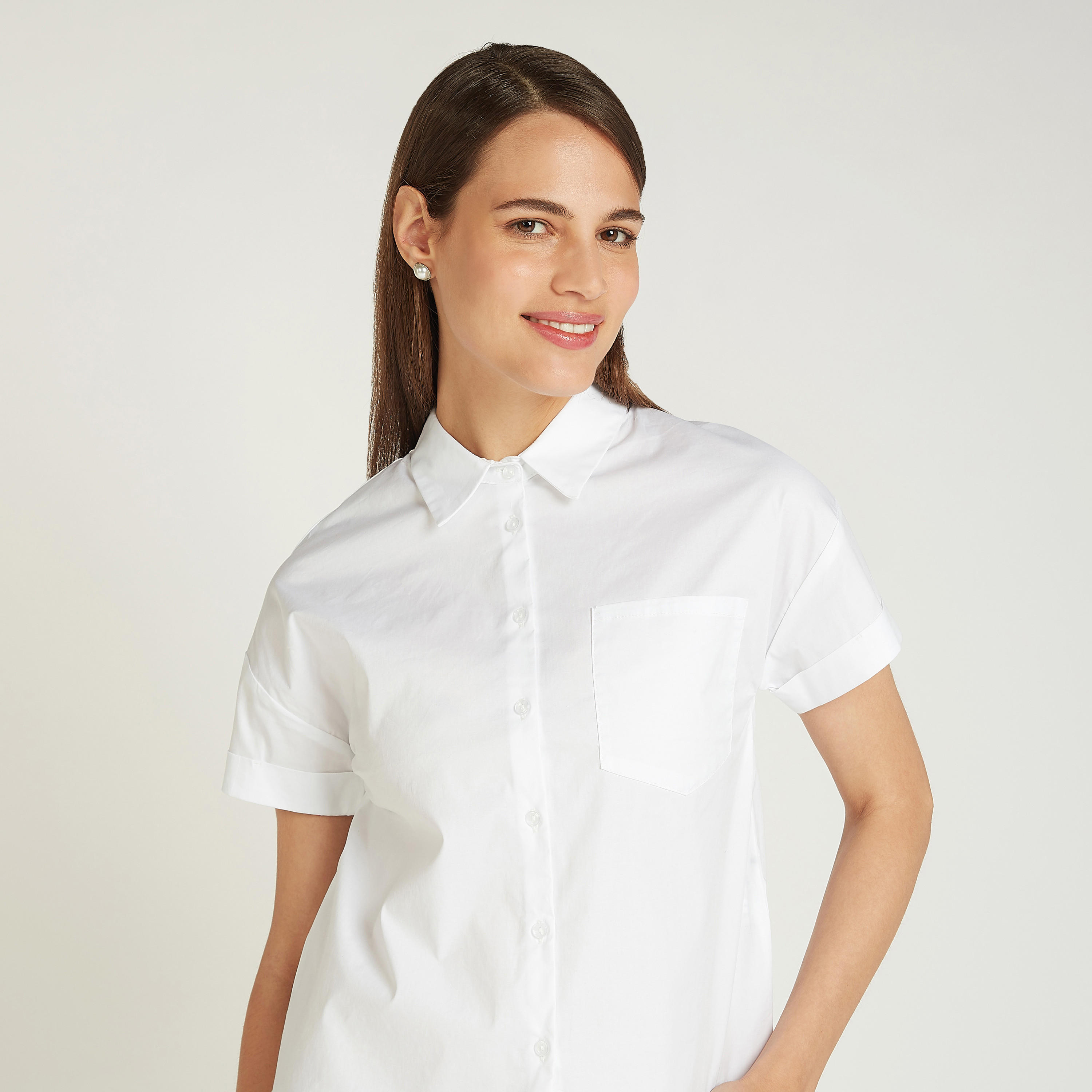 قميص سادة بأكمام قصيرة وجيب على الصدر-women-clothing-shirtsandblouses-shirts-image-2