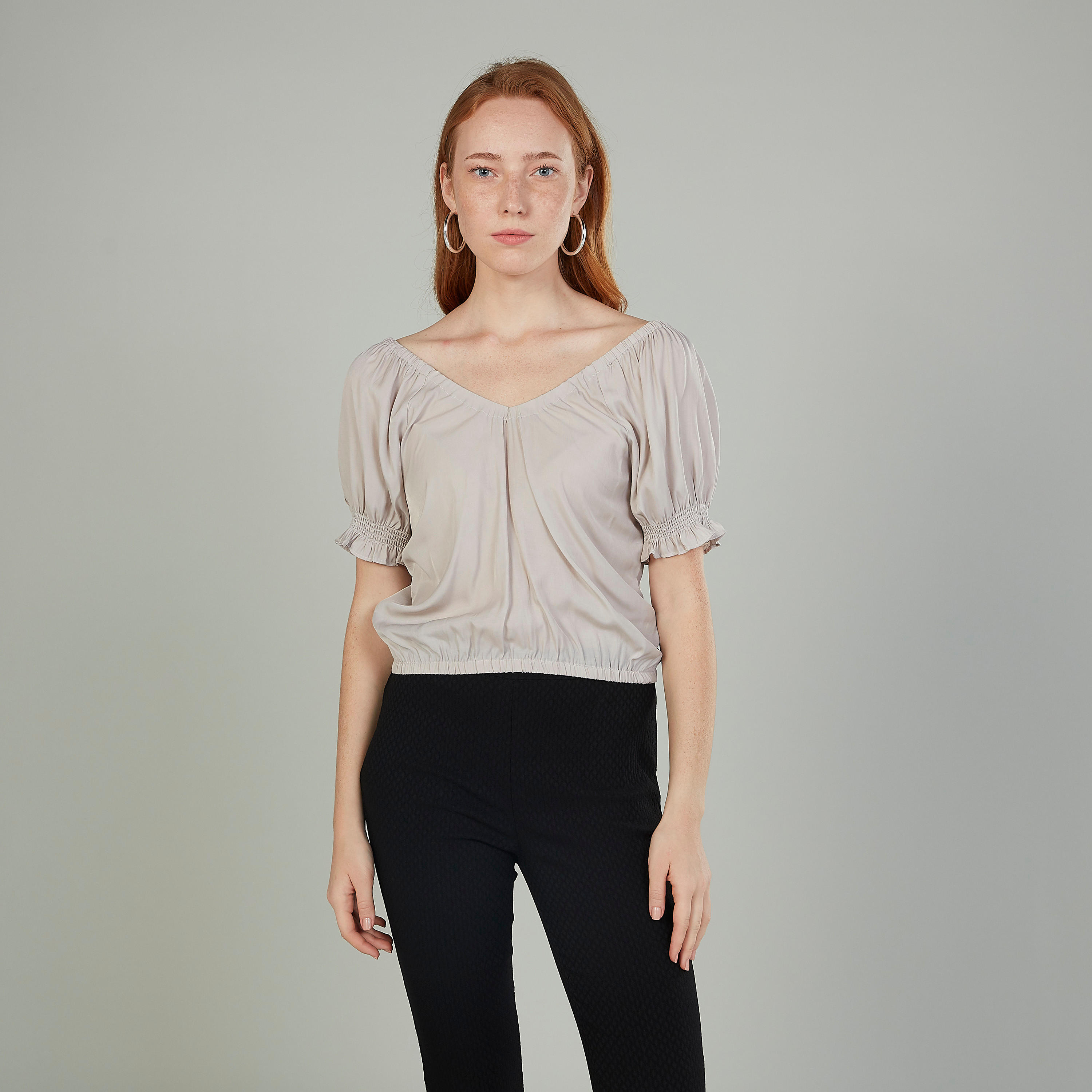 بلوزة سادة بياقة V وأكمام قصيرة-women-clothing-shirtsandblouses-blouses-image-1