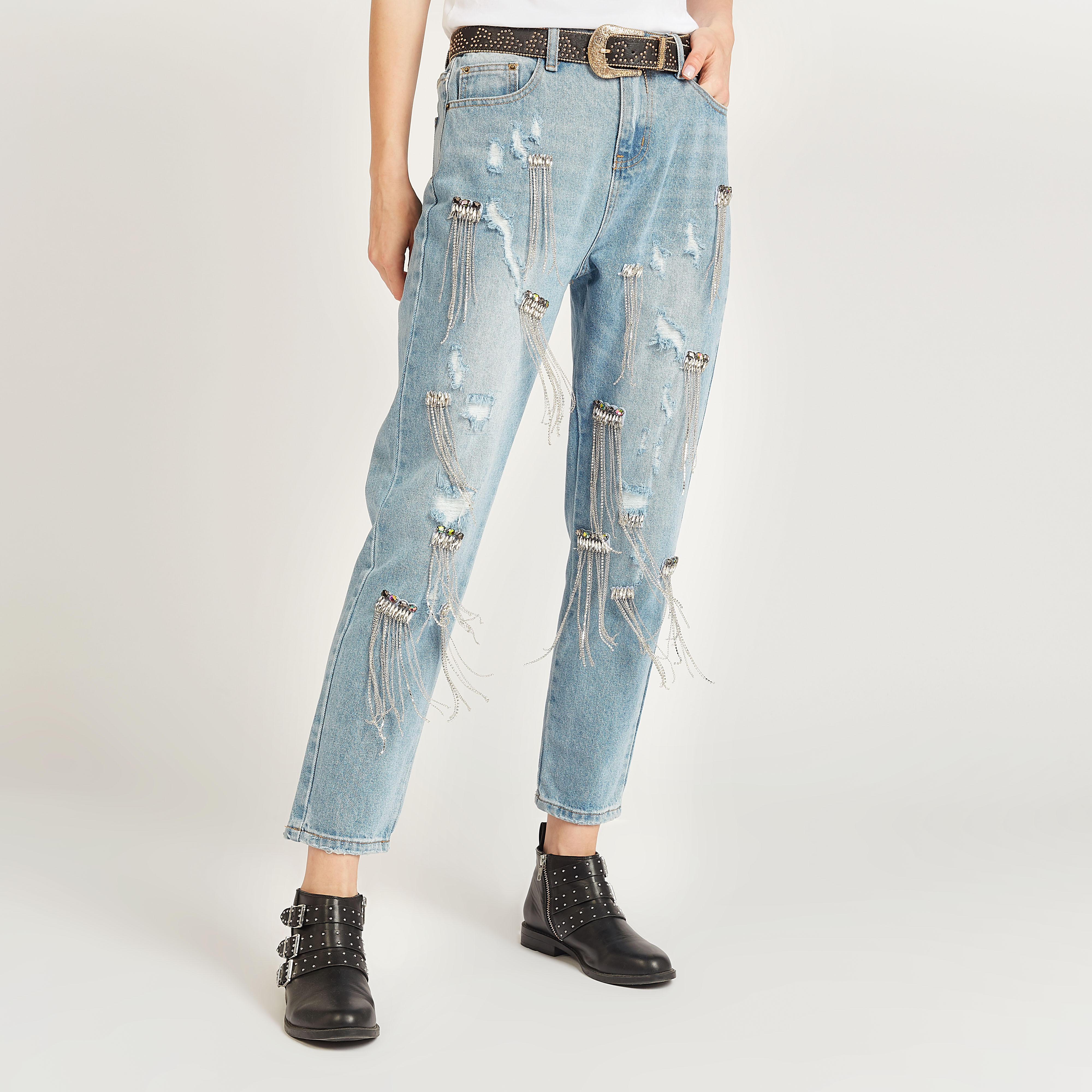 بنطلون جينز ممزّق بخصر متوسط الطول وجيوب وتزيينات-women-clothing-bottoms-jeans-image-1