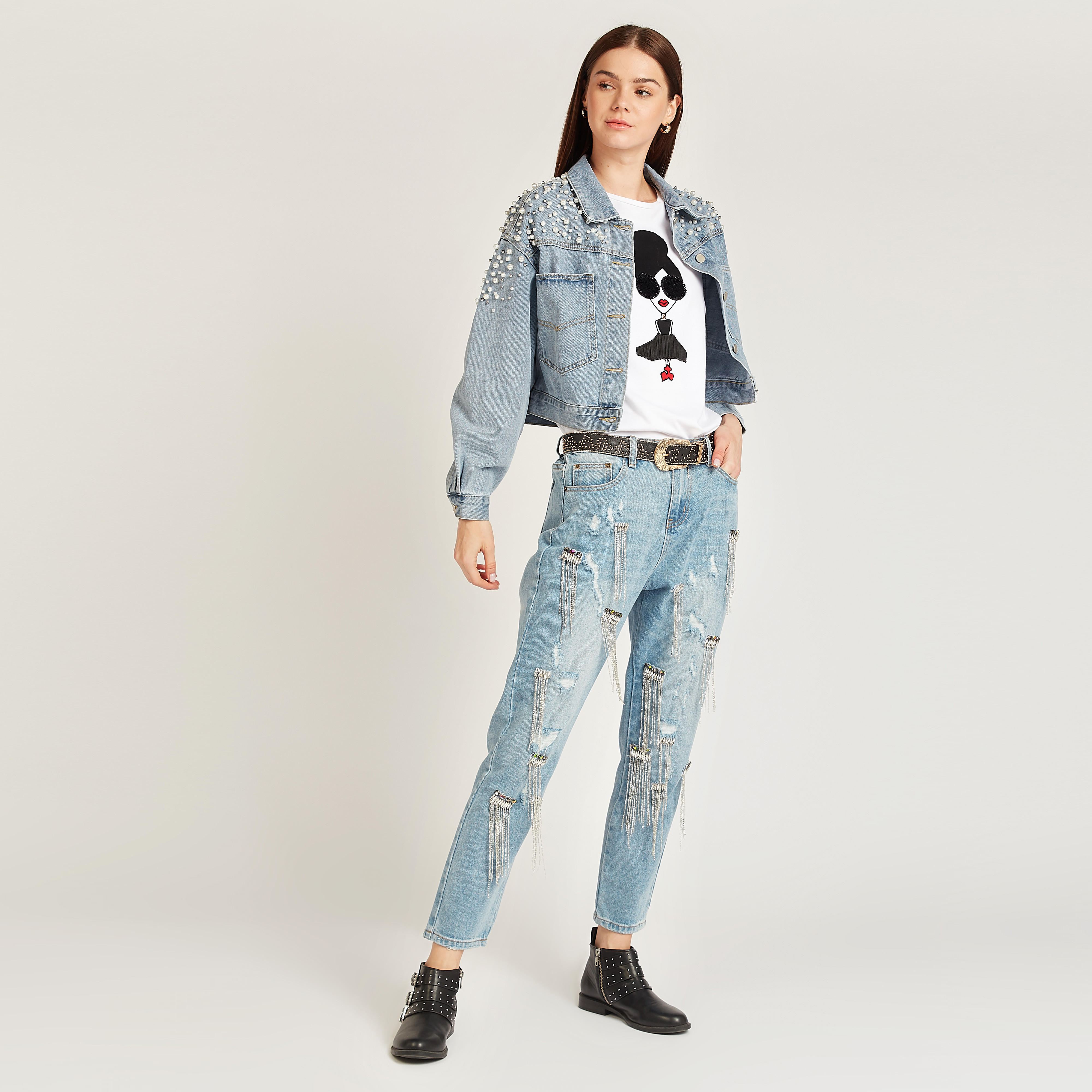 بنطلون جينز ممزّق بخصر متوسط الطول وجيوب وتزيينات-women-clothing-bottoms-jeans-image-2