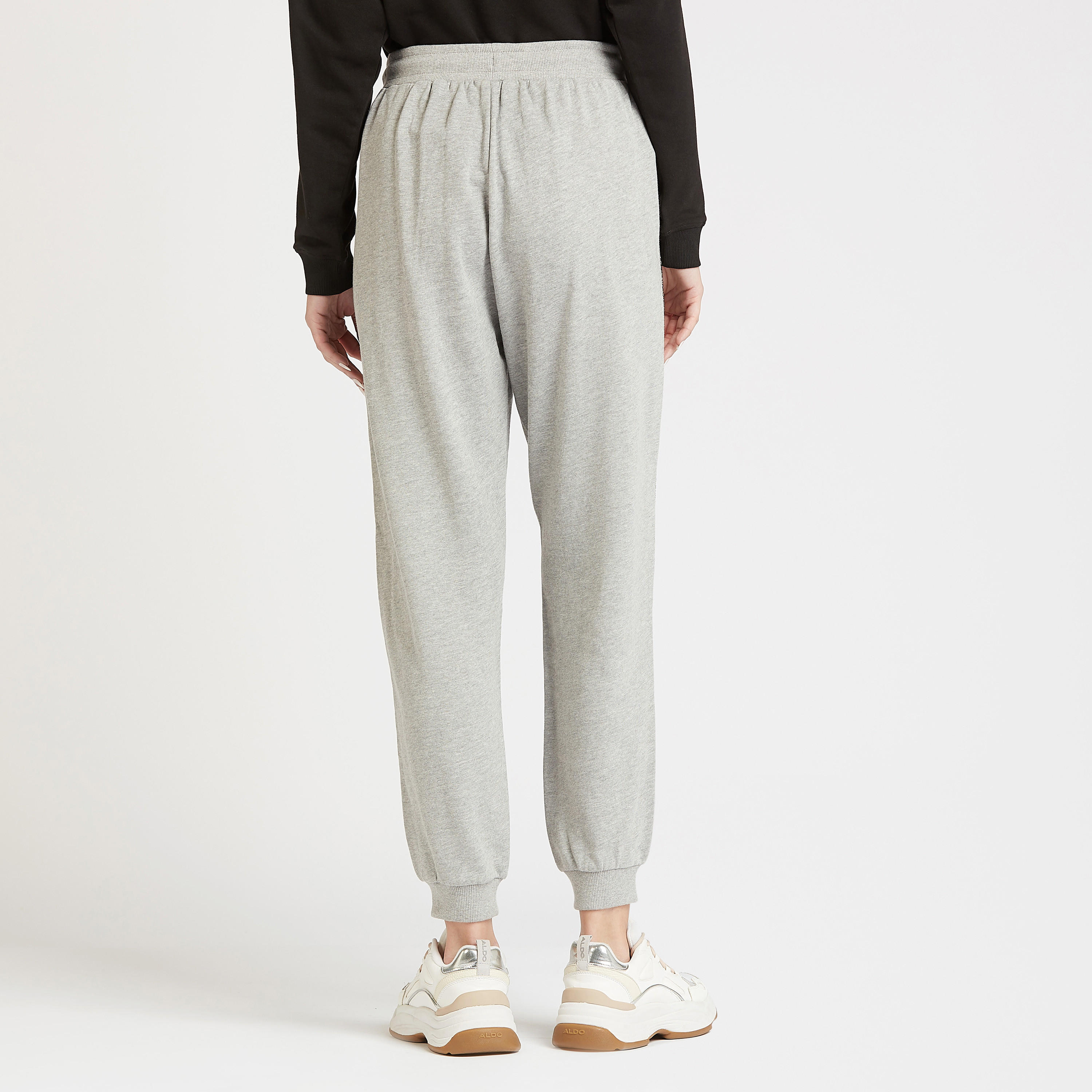 بنطلون رياضي بتفاصيل شريطة مزيّن ورباط وجيوب-women-clothing-bottoms-joggers-image-4