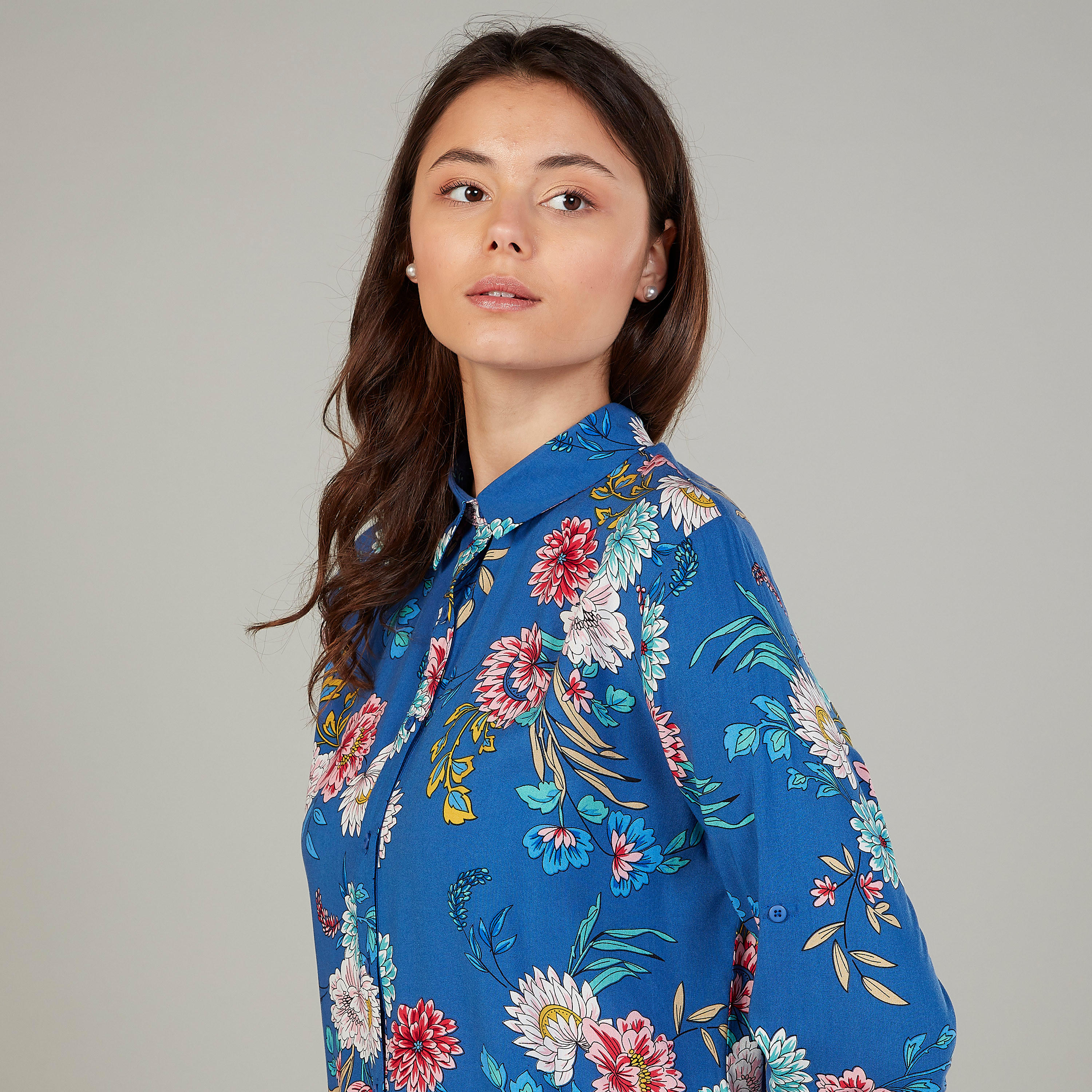 بلوزة بياقة عاديّة وأكمام طويلة وطبعات زهرية-women-clothing-shirtsandblouses-blouses-image-3