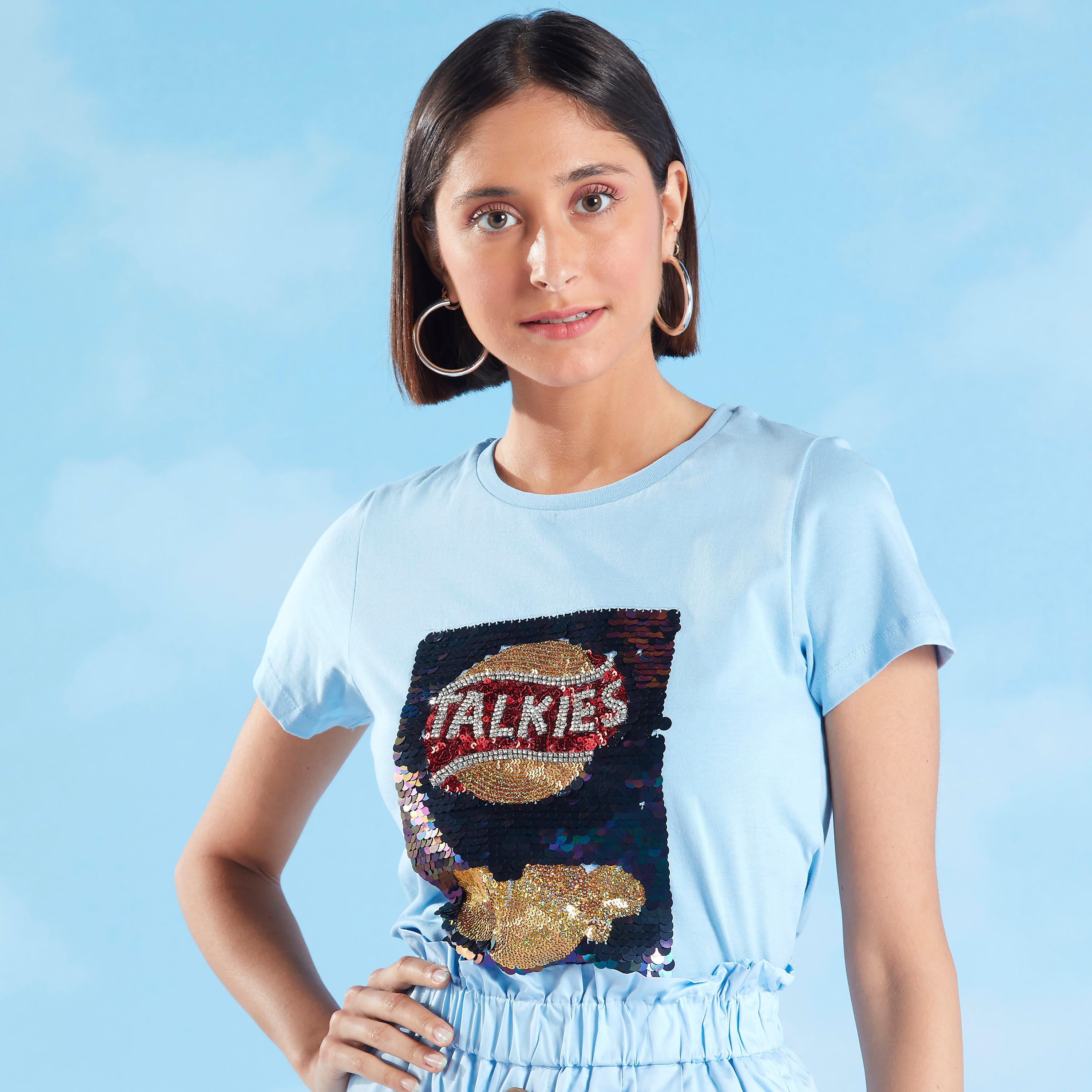 تيشيرت بياقة ضيّقة وأكمام قصيرة وتزيينات-women-clothing-tshirts-image-1