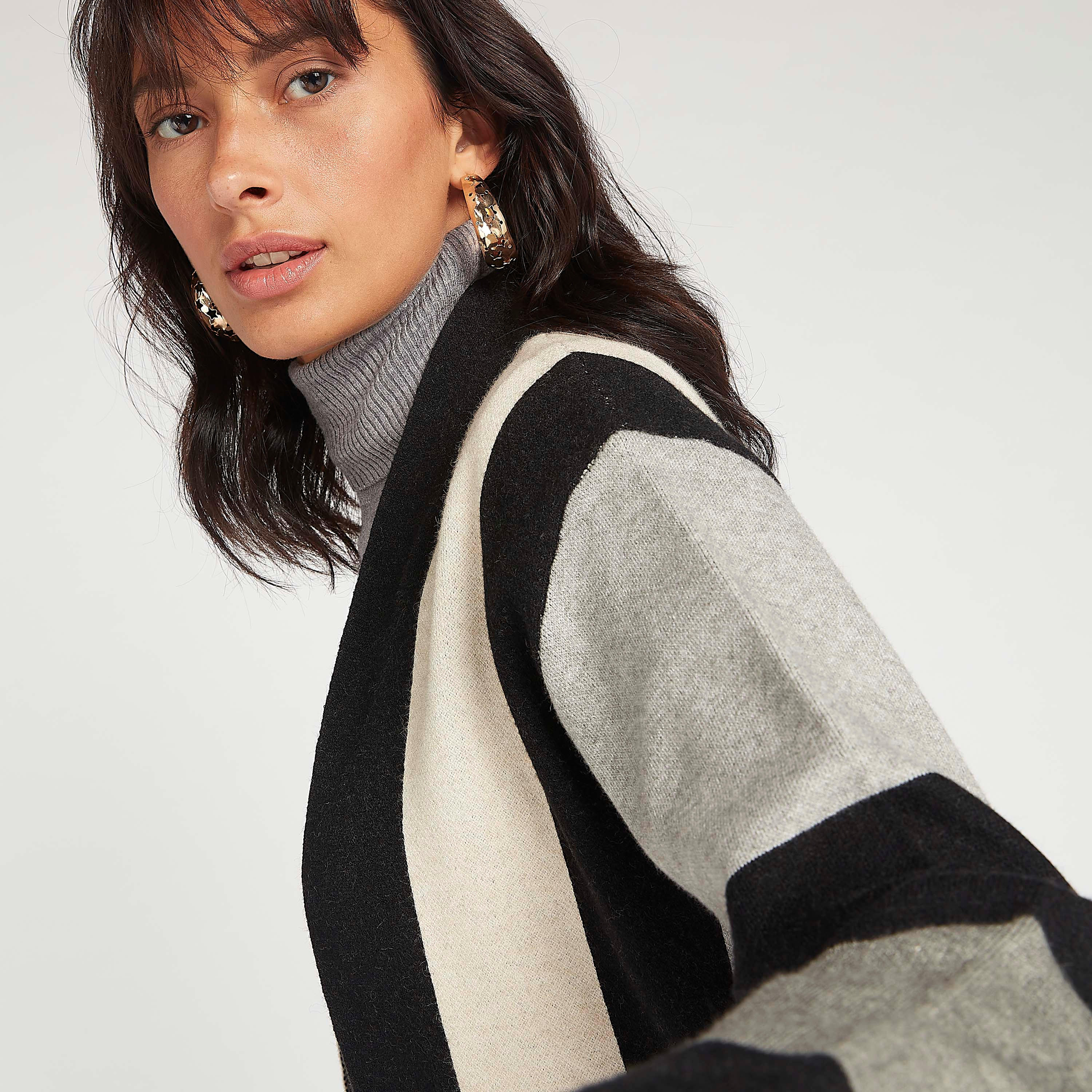 كارديجان طويل بقوالب ملوّنة وياقة منسدلة وأكمام طويلة من تو إكستريمز-women-winterwear-cardigansandjumpers-cardigans-image-1