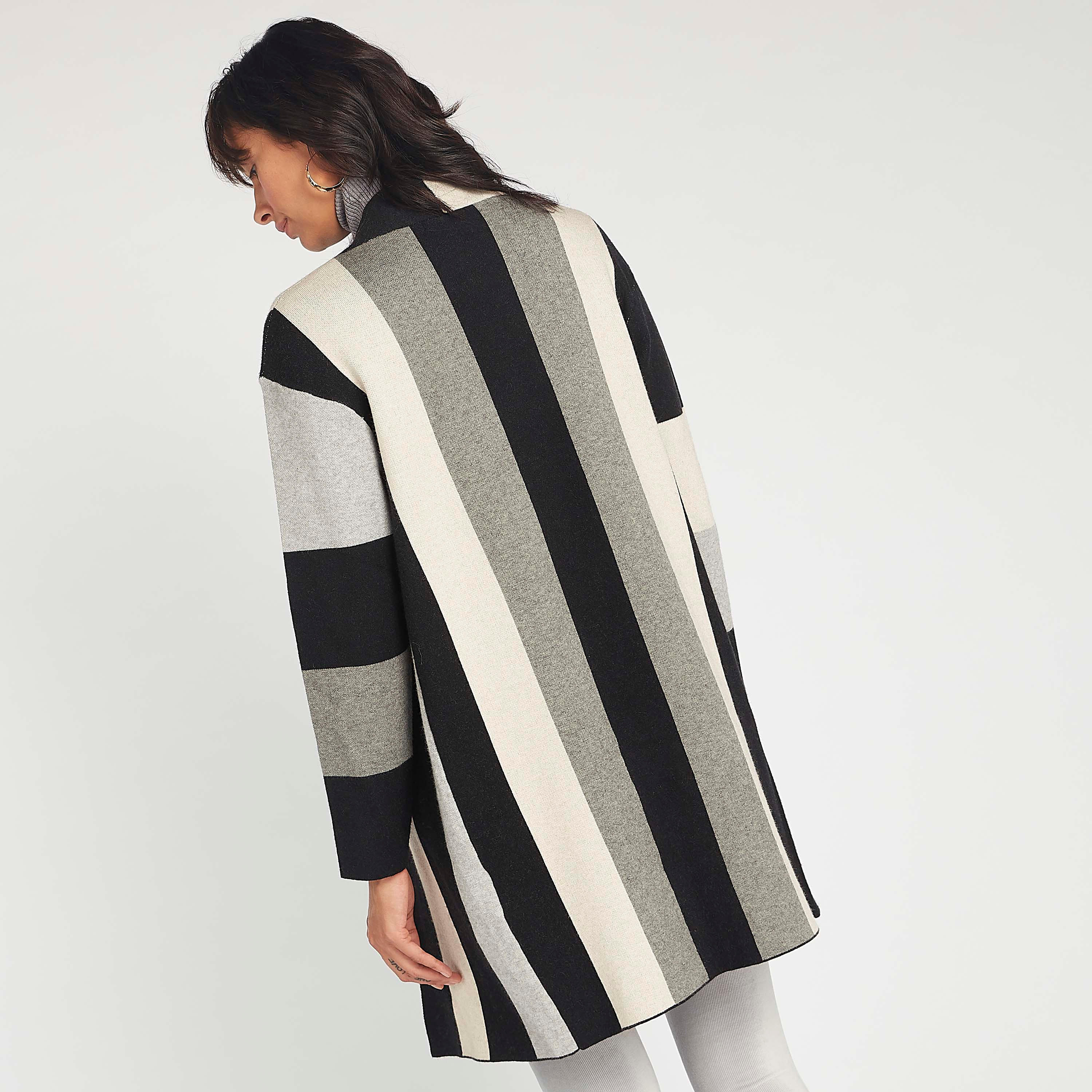 كارديجان طويل بقوالب ملوّنة وياقة منسدلة وأكمام طويلة من تو إكستريمز-women-winterwear-cardigansandjumpers-cardigans-image-4