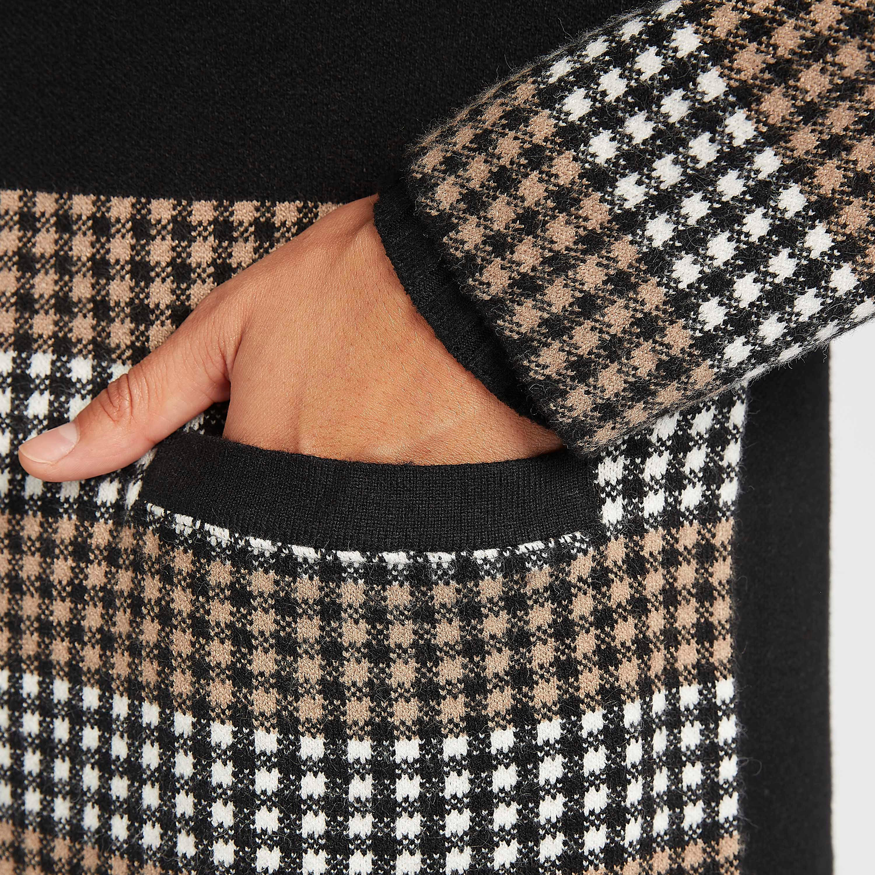 كارديجان طويل كاروهات بأكمام طويل من تو إكستريمز-women-winterwear-cardigansandjumpers-cardigans-image-5