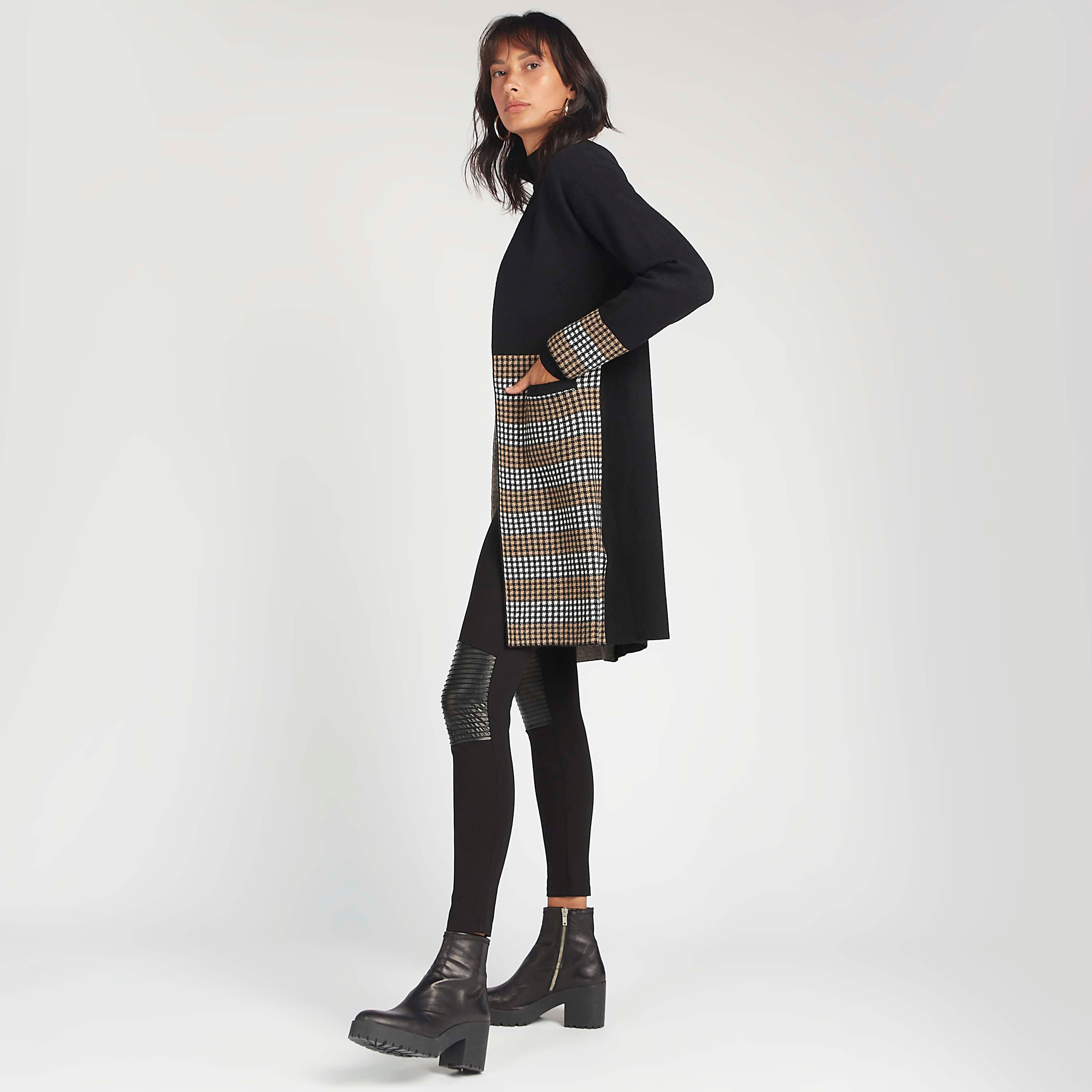 كارديجان طويل كاروهات بأكمام طويل من تو إكستريمز-women-winterwear-cardigansandjumpers-cardigans-image-7