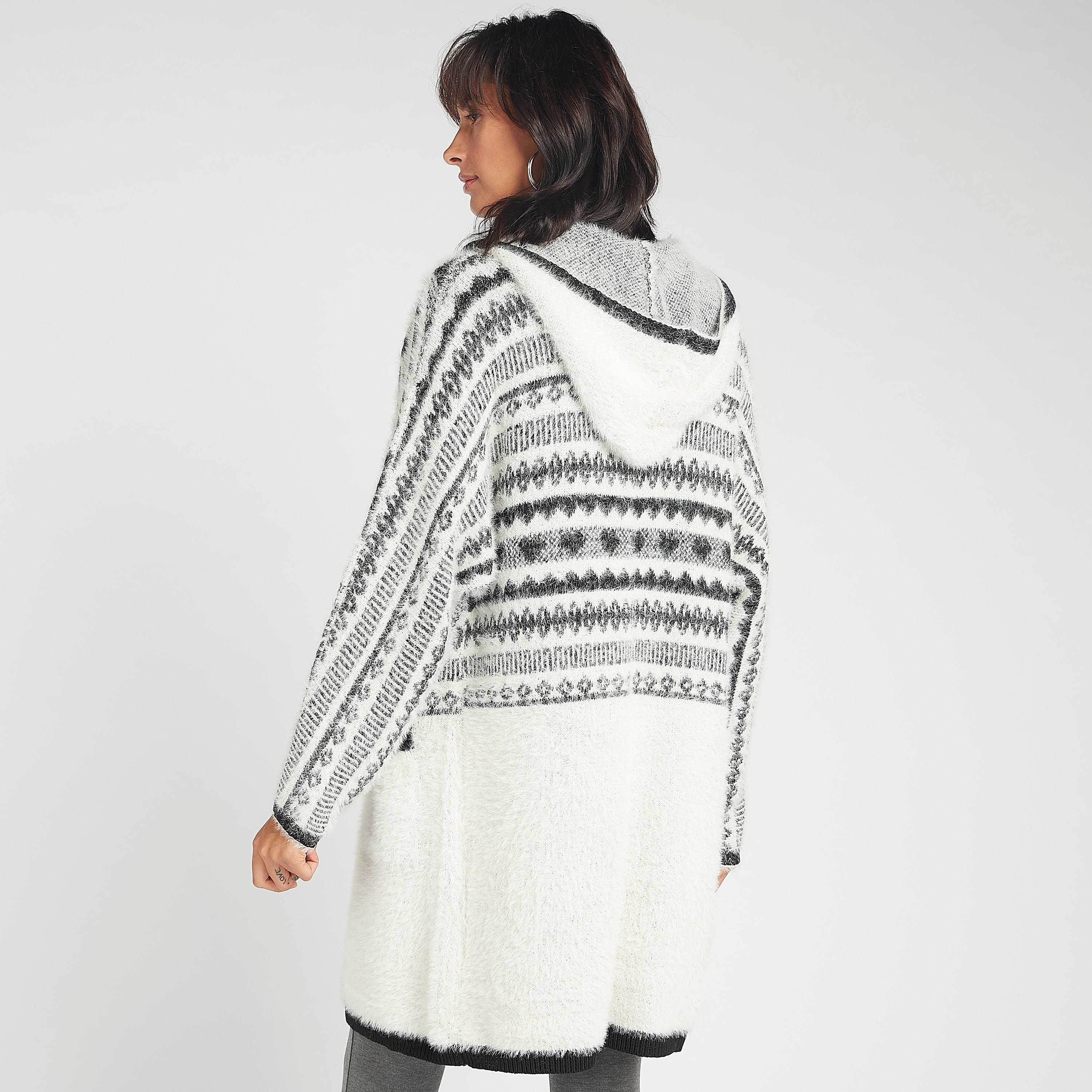 كارديجن طويل بارز الملمس بأكمام طويلة وقبعة-women-winterwear-cardigansandjumpers-cardigans-image-4