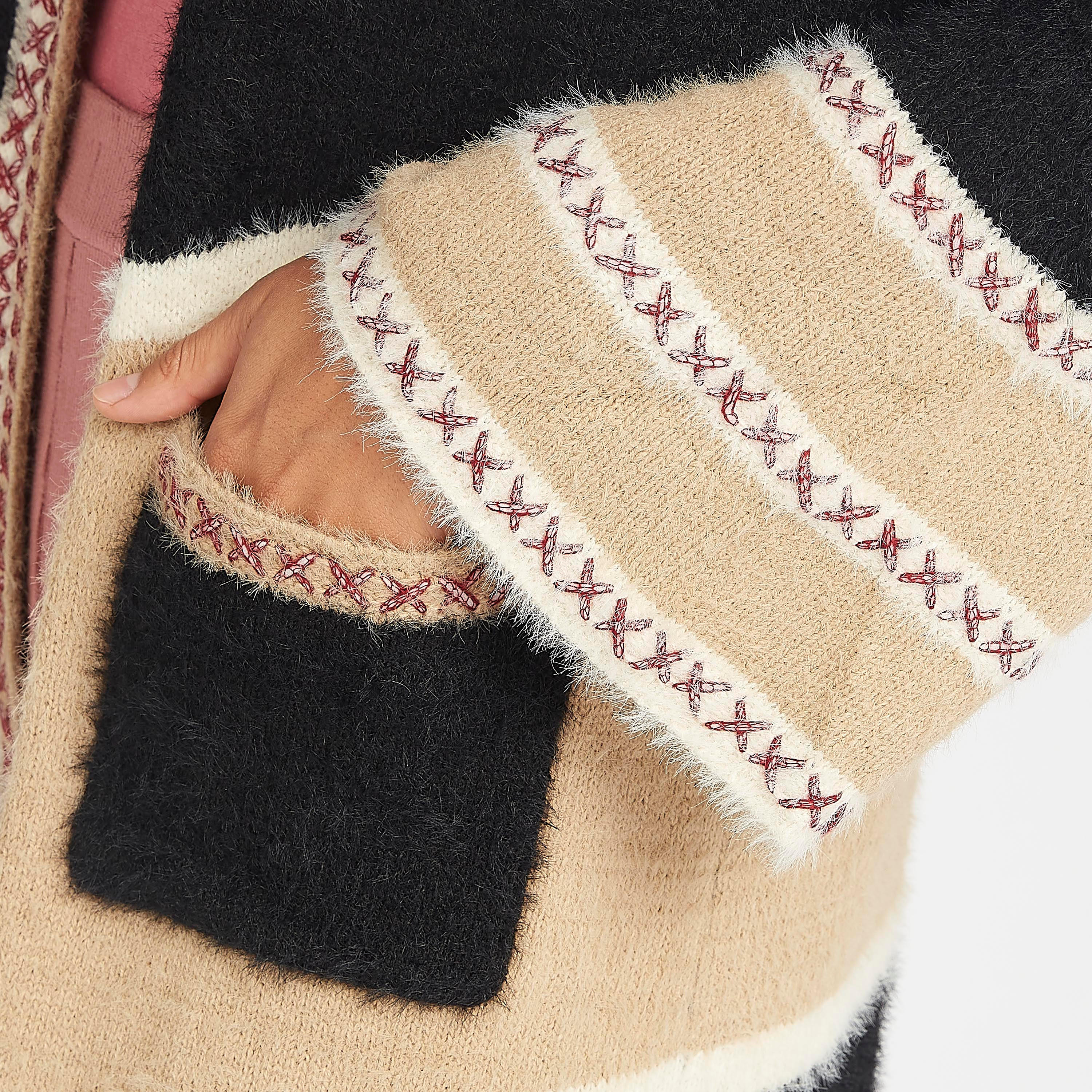 كارديجان طويل بارز الملمس بأكمام واسعة و ياقة منسدلة-women-winterwear-cardigansandjumpers-cardigans-image-5