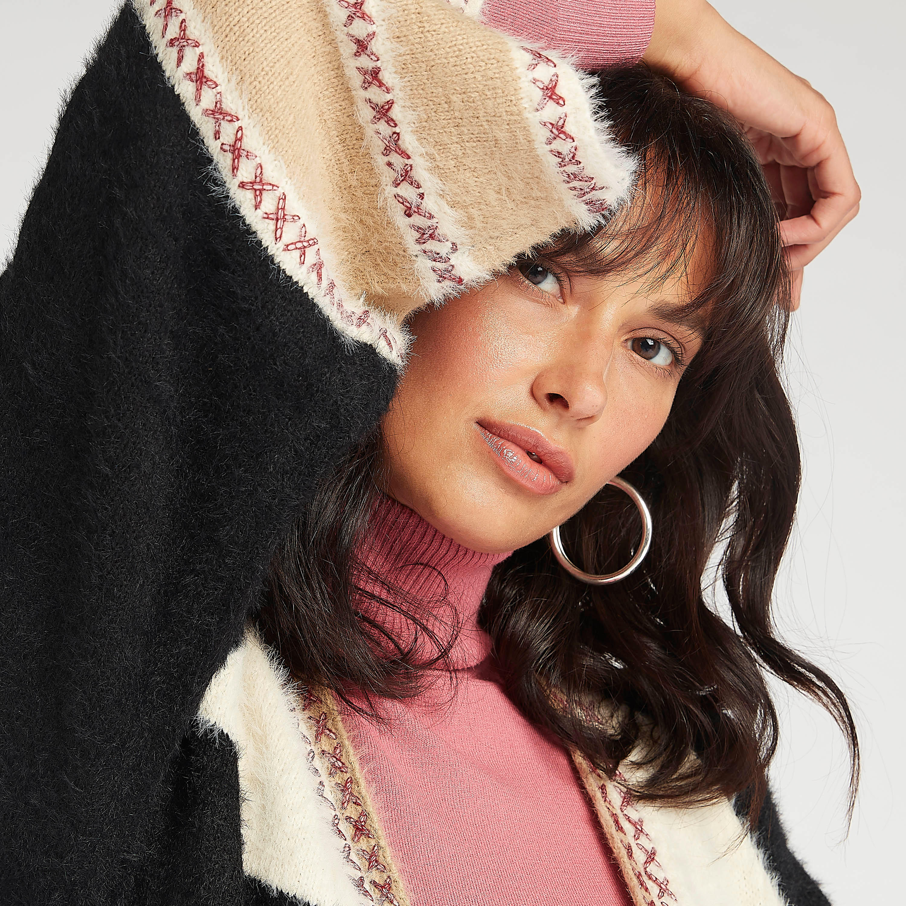 كارديجان طويل بارز الملمس بأكمام واسعة و ياقة منسدلة-women-winterwear-cardigansandjumpers-cardigans-image-8
