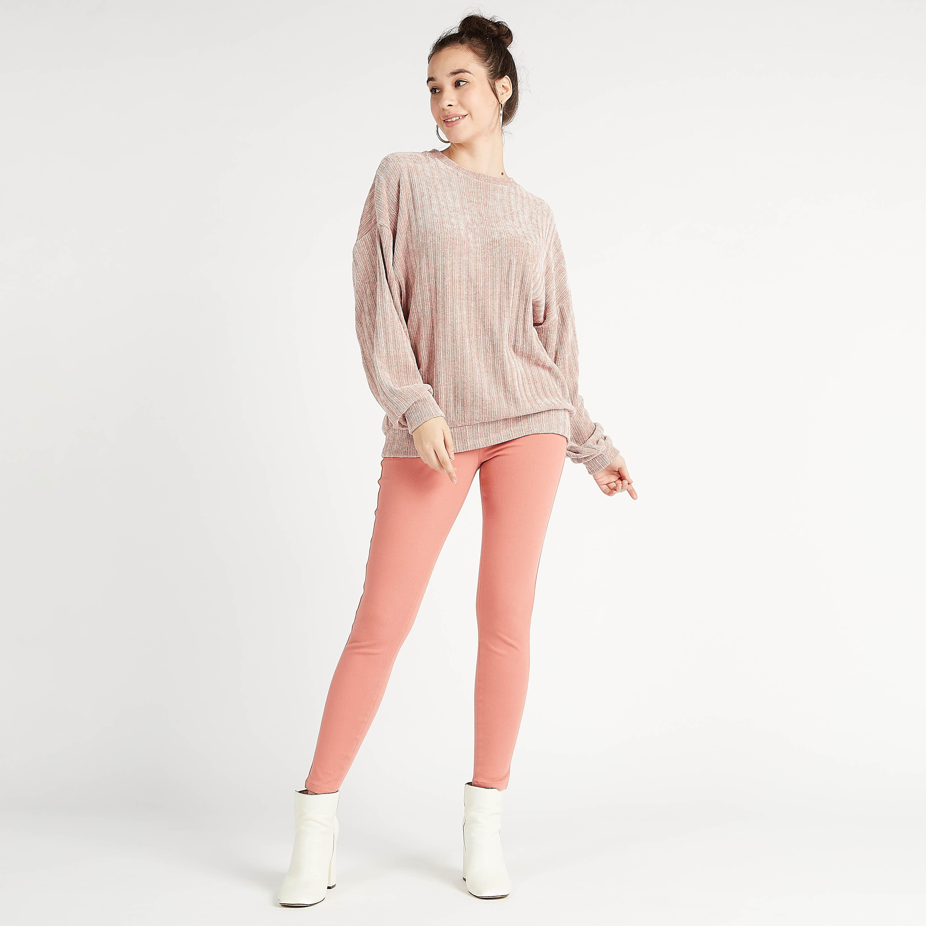 كنزة بارزة الملمس بياقة ضيّقة وأكمام طويلة من تو إكستريمز-women-clothing-cardigansandjumpers-jumpers-image-2
