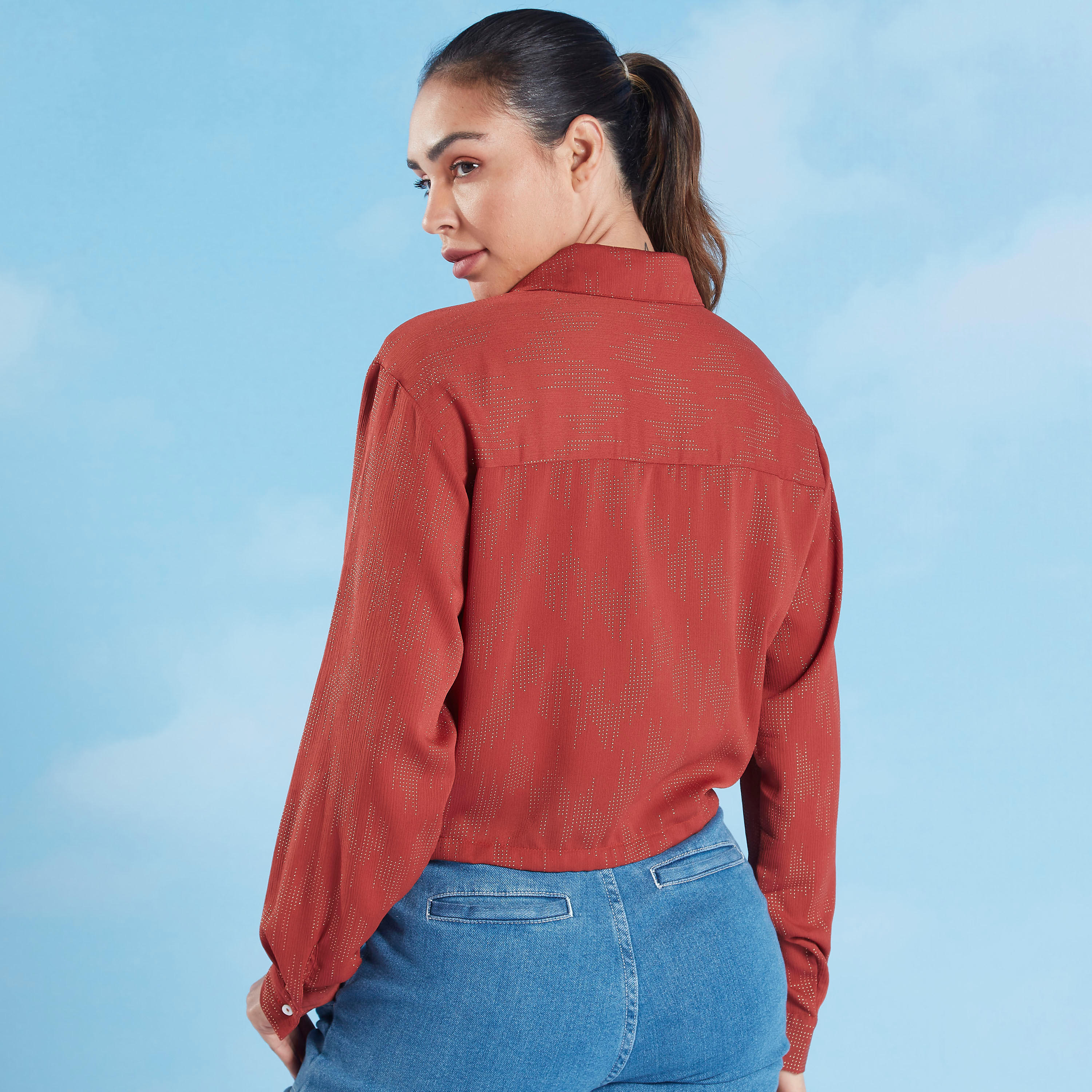 قميص مزيّن بياقة عادية وأكمام طويلة وجيب على الصّدر من تو إكستريمز-women-clothing-shirtsandblouses-shirts-image-5