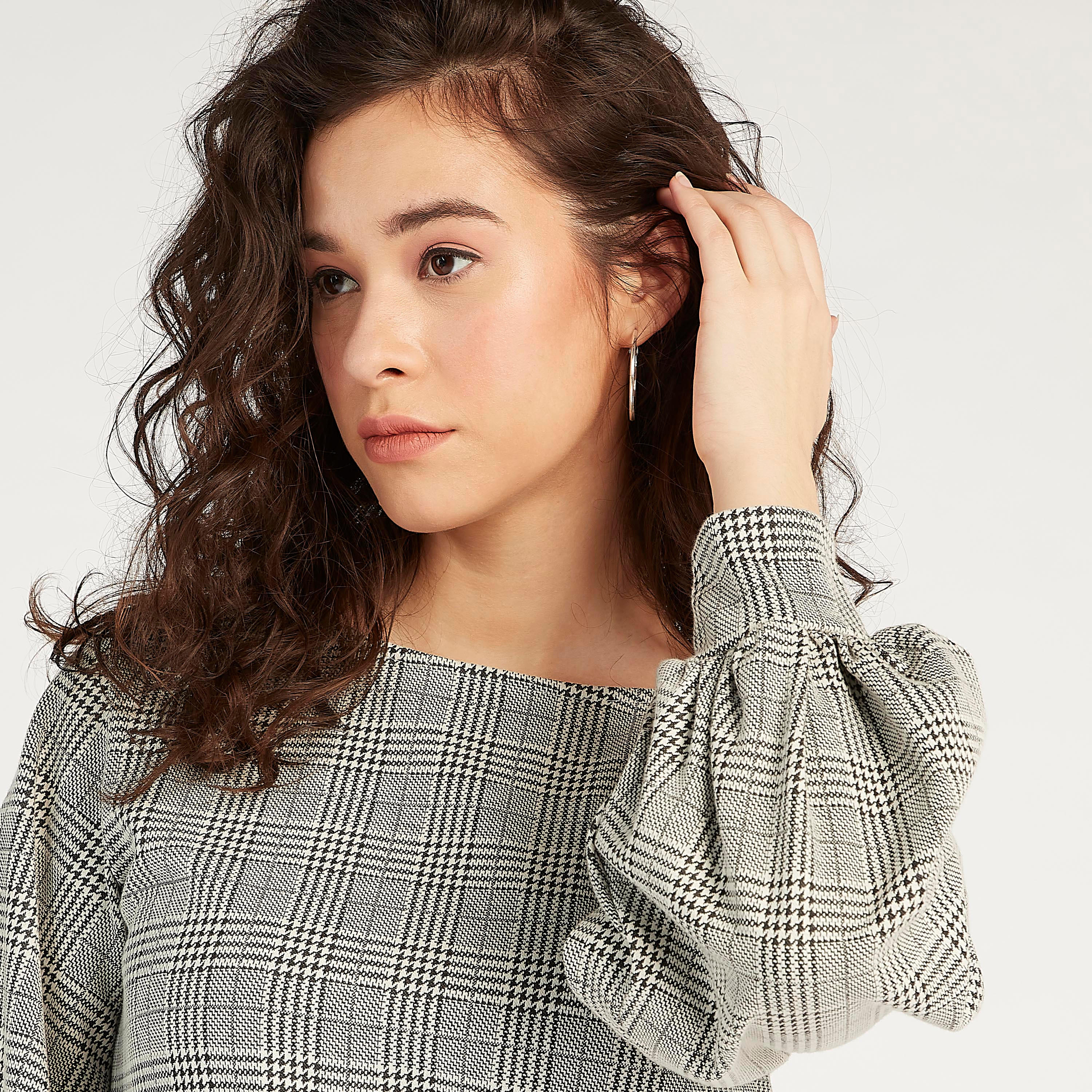 فستان كاروهات واسع قصير بأكمام طويلة من تو إكستريمز-women-clothing-dresses-image-4