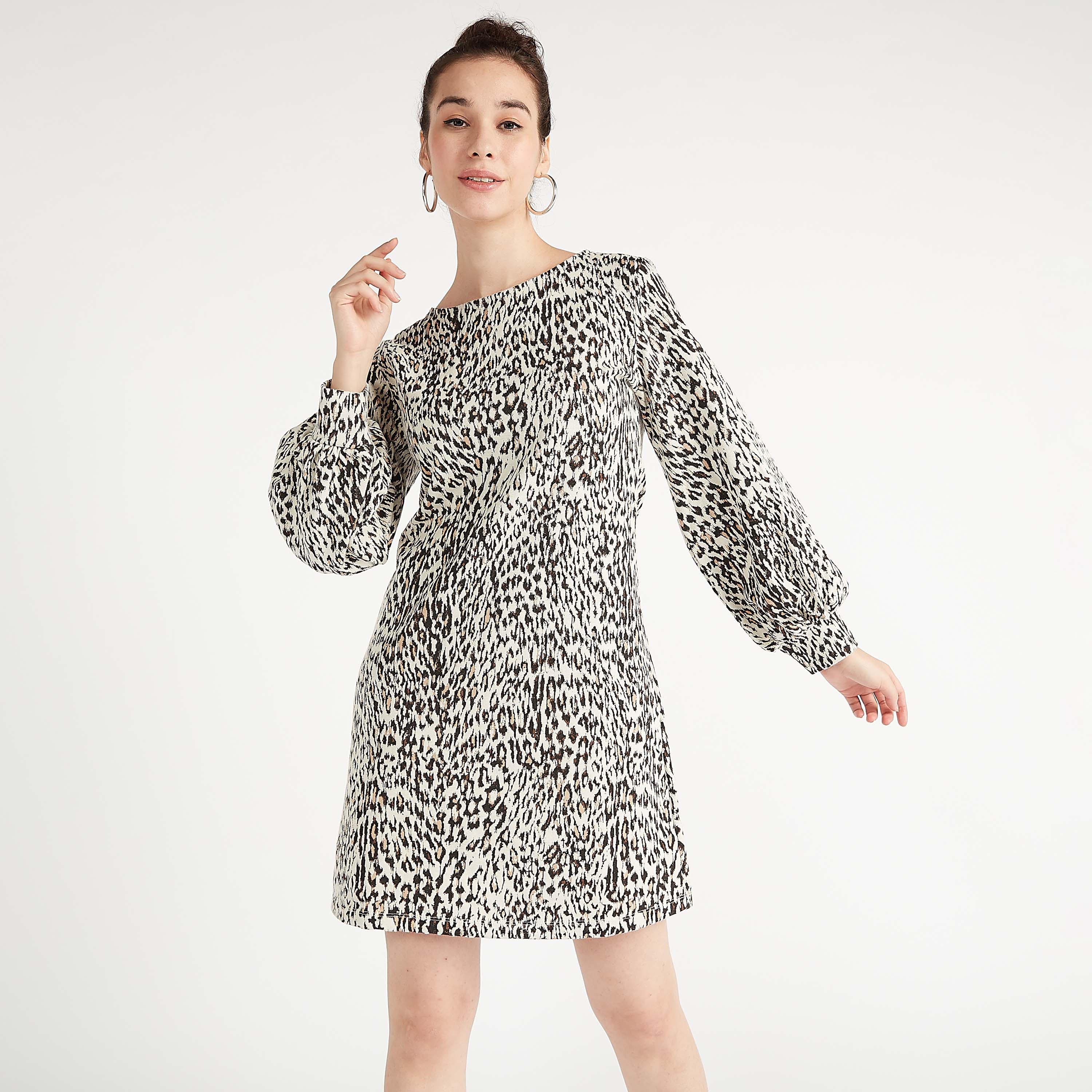 فستان واسع قصير بطبعات حيوانات وأكمام قصيرة من تو إكستريمز-women-clothing-dresses-image-2