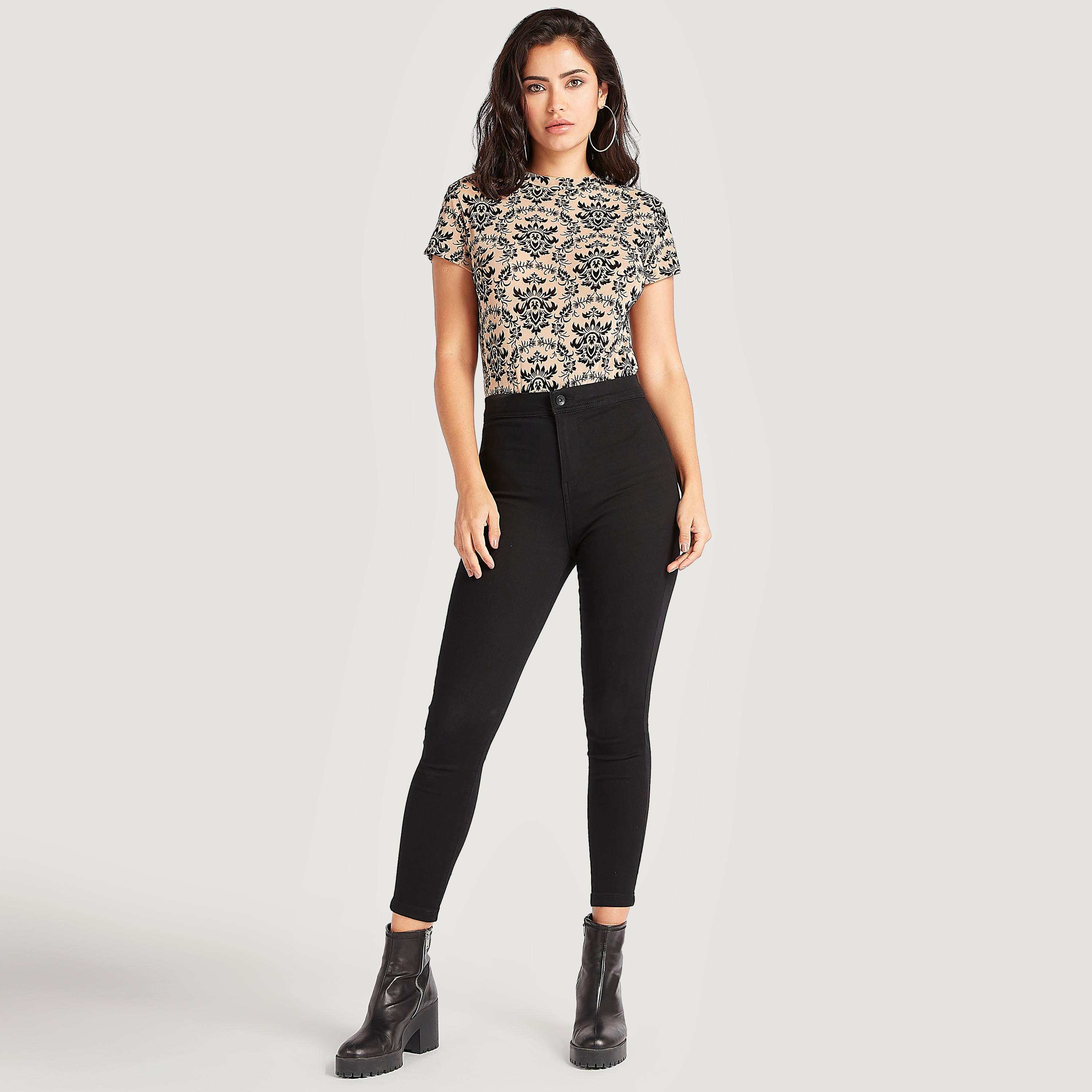 بودي سوت بياقة ضيّقة وأكمام كاب وطبعات من توإكستريمز-women-clothing-tshirts-image-2