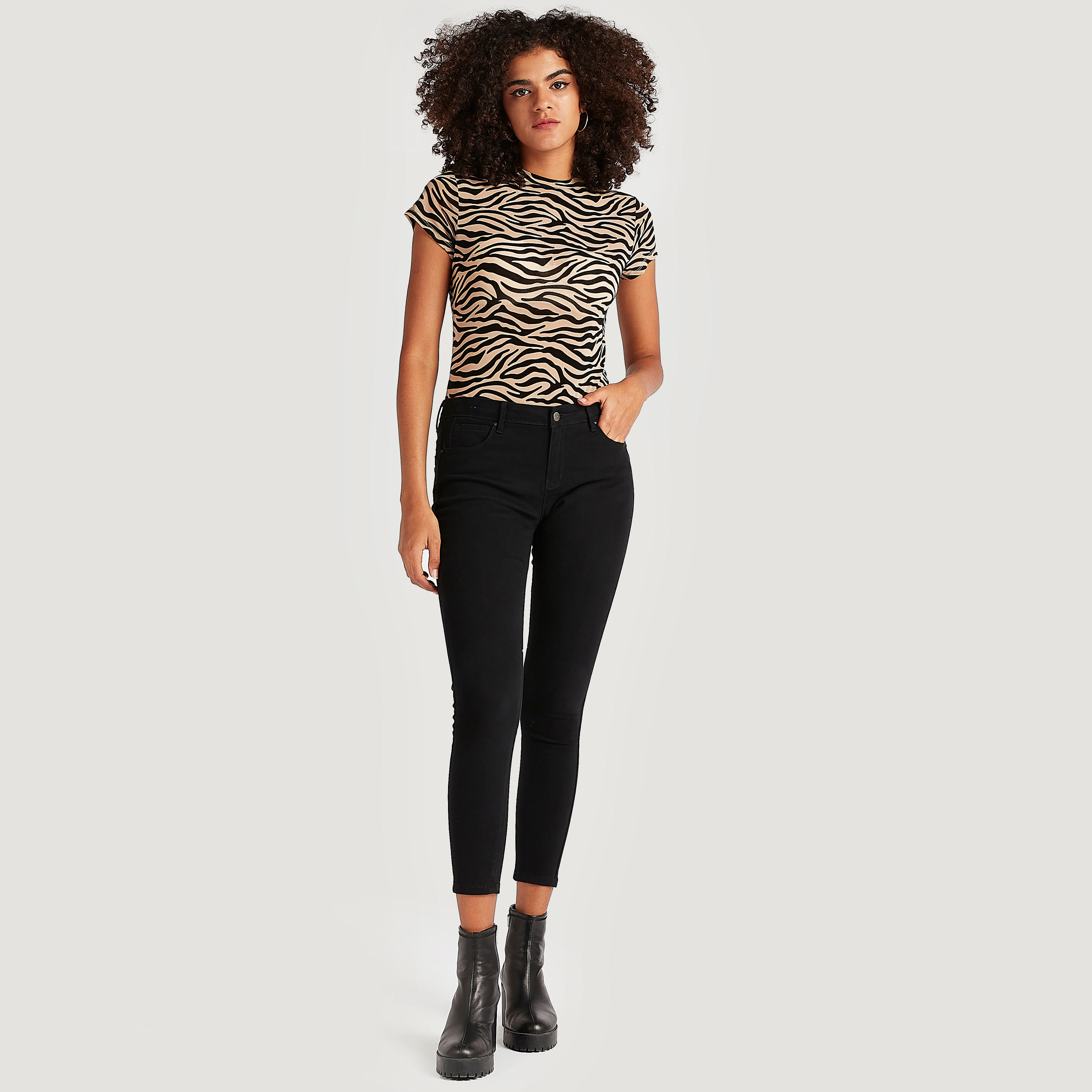 بودي سوت بأكمام كاب وطبعات حيوانات وياقة ضيقة من تو إكستريمز-women-clothing-tshirts-image-2