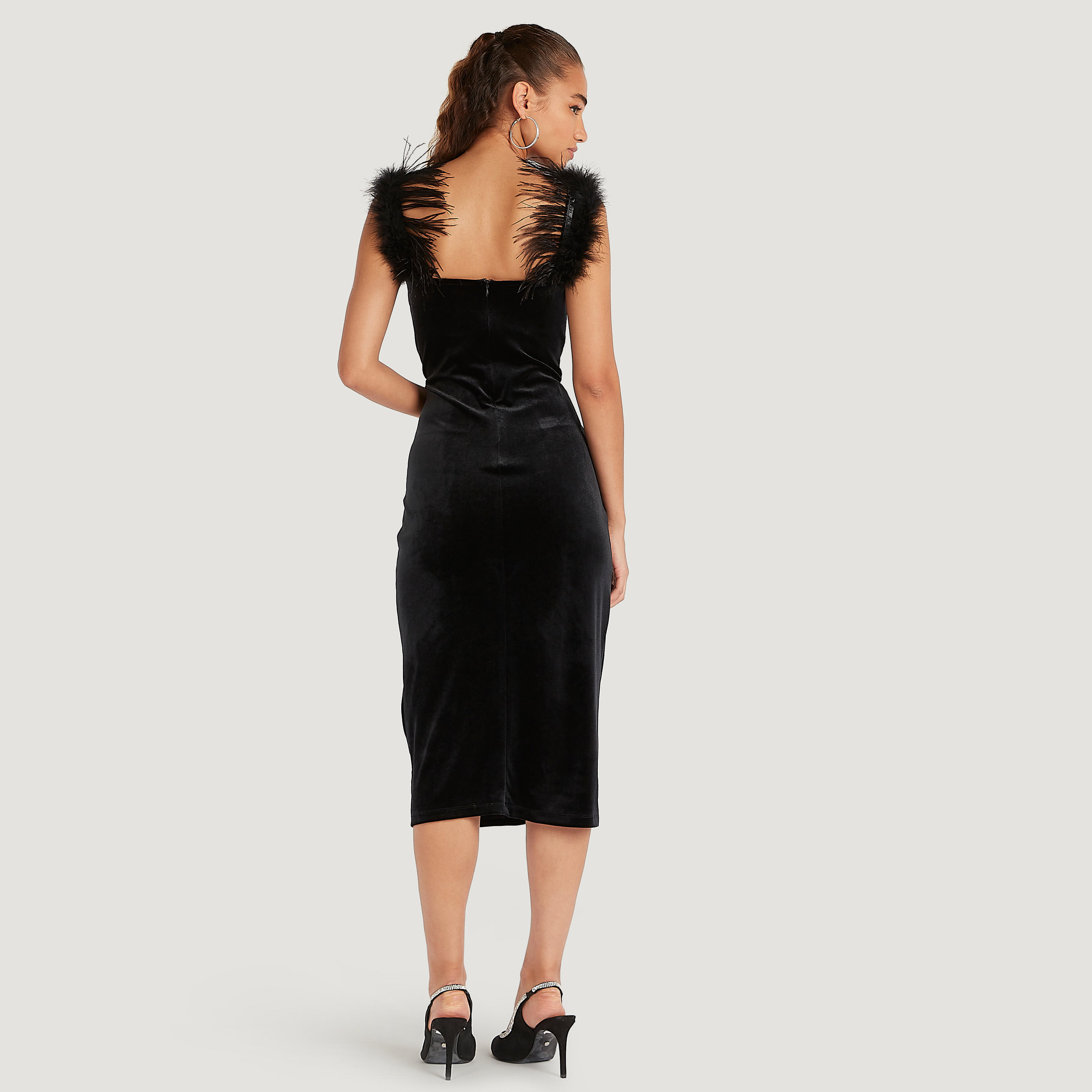 فستان بارز الملمس دون أكمام بقصّة ضيّقة وفتحة من تو إكستريمز-women-clothing-dresses-image-4
