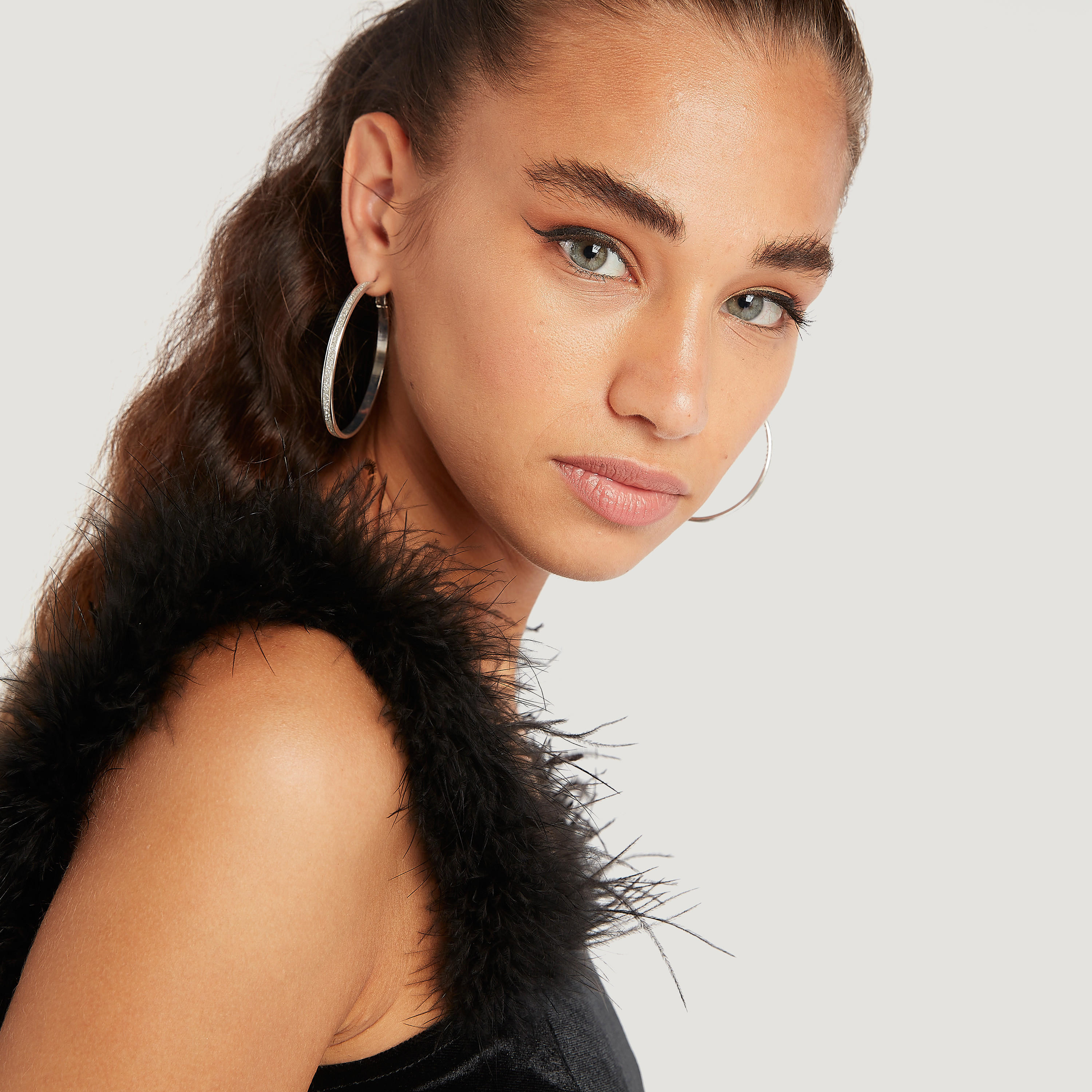 فستان بارز الملمس دون أكمام بقصّة ضيّقة وفتحة من تو إكستريمز-women-clothing-dresses-image-5