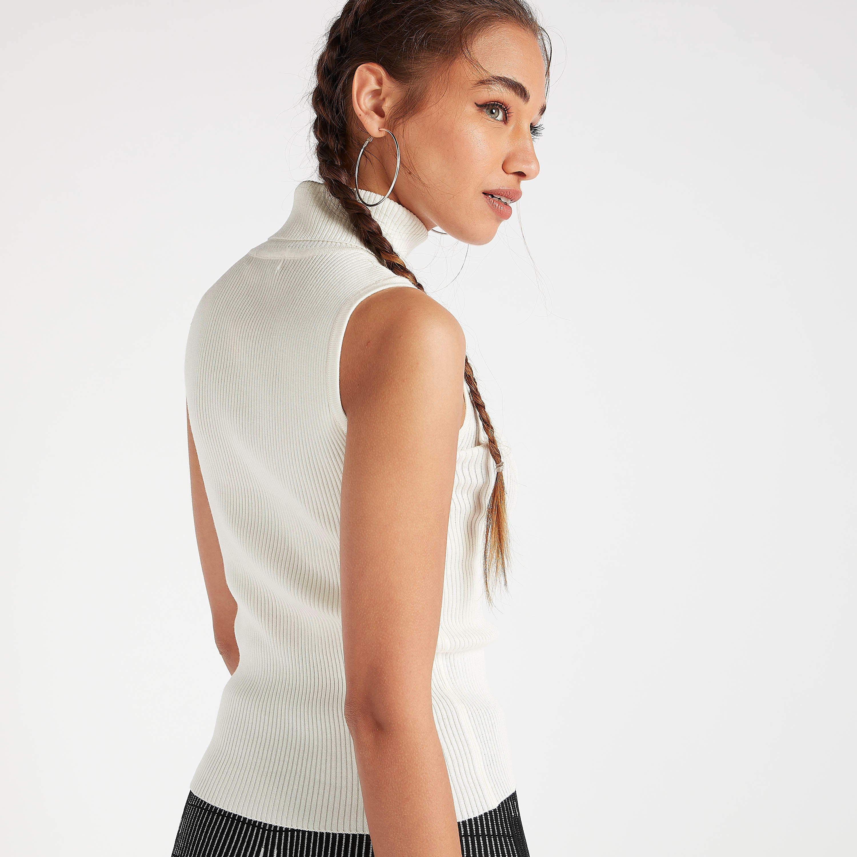بلوزة بارزة الملمس بياقة عالية من تو إكستريمز-women-clothing-shirtsandblouses-blouses-image-2