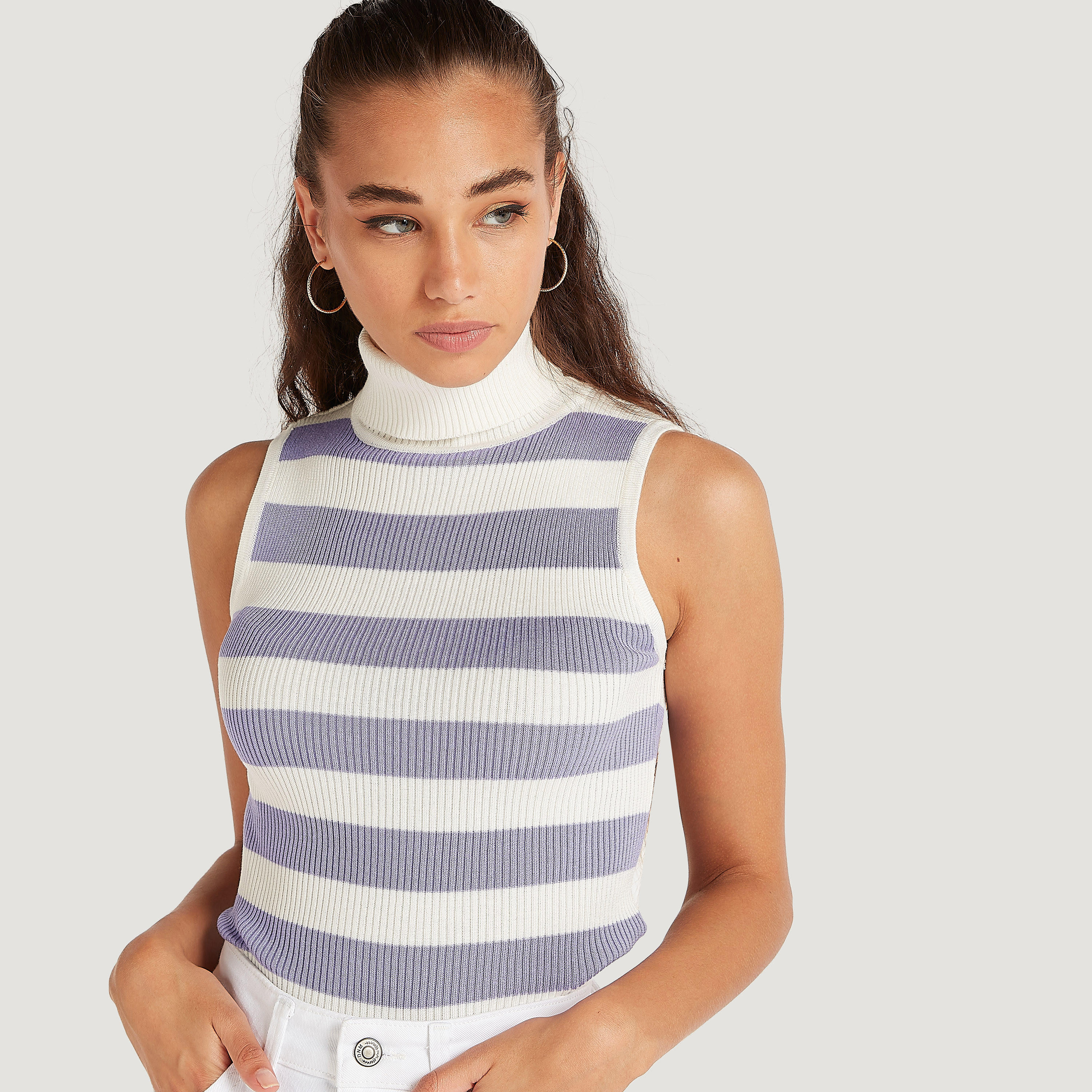 بلوزة دون أكمام مخطّطة بياقة عالية من تو إكستريمز-women-clothing-shirtsandblouses-blouses-image-7