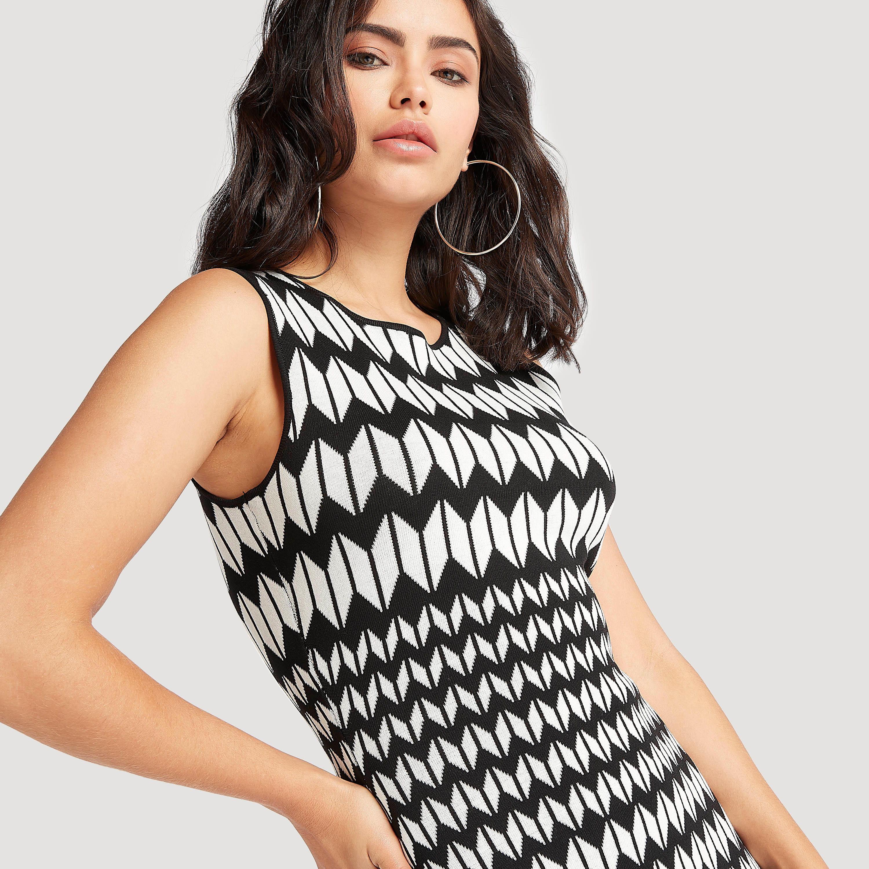 فستان قصير بارز الملمس دون أكمام من تو إكستريمز-women-clothing-dresses-image-5