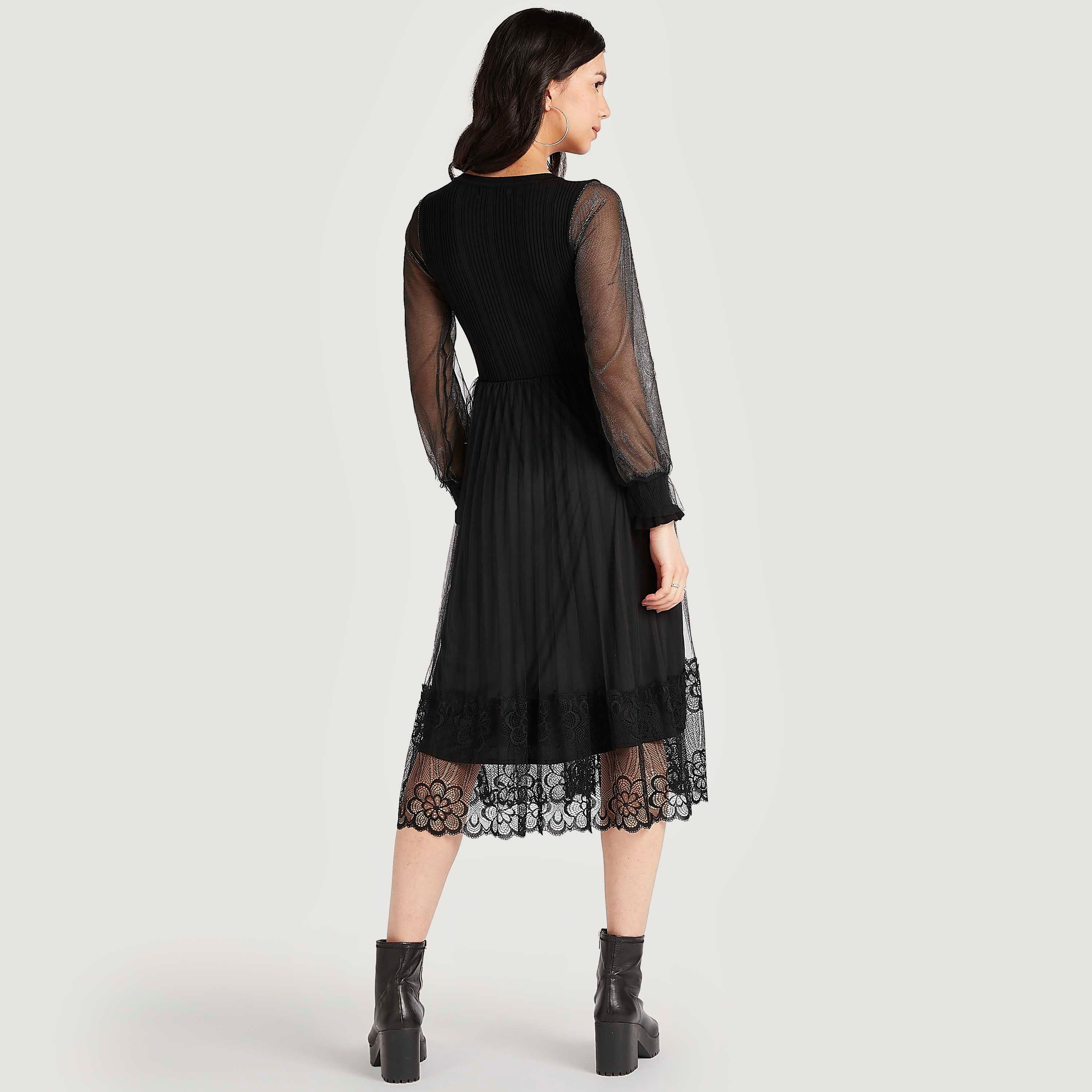 فستان إيه لاين ميدي بأطراف دانتيل وأكمام طويلة وياقة مستديرة من تو إكستريمز-women-clothing-dresses-image-4