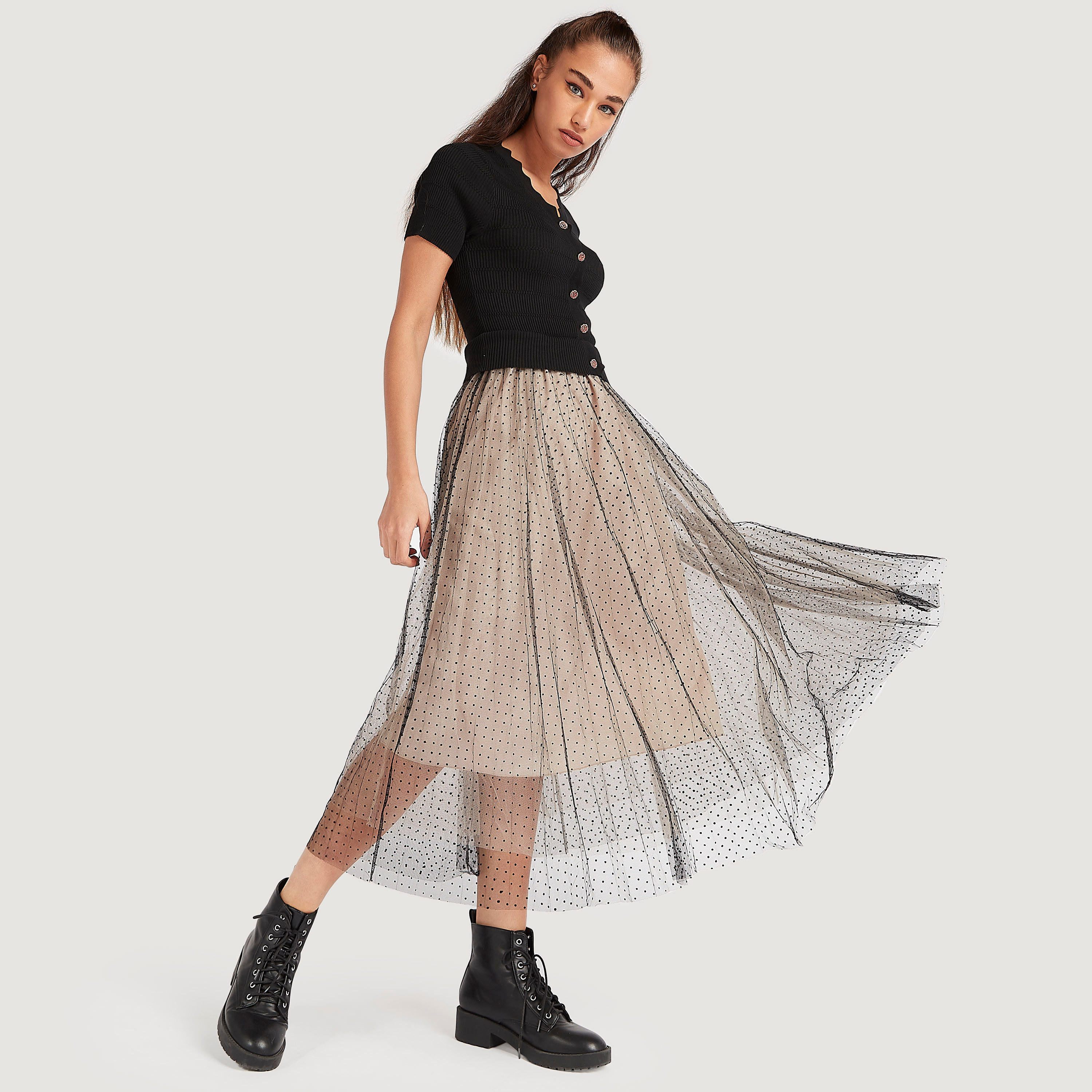 فستان ميدي بارز الملمس بأكمام قصيرة وياقة صدفية من تو إكستريمز-women-clothing-dresses-image-6
